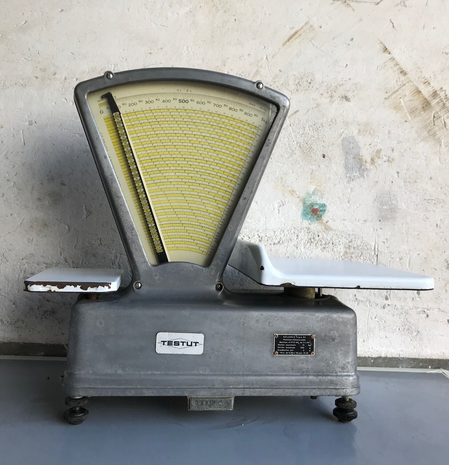 Testut counter scale