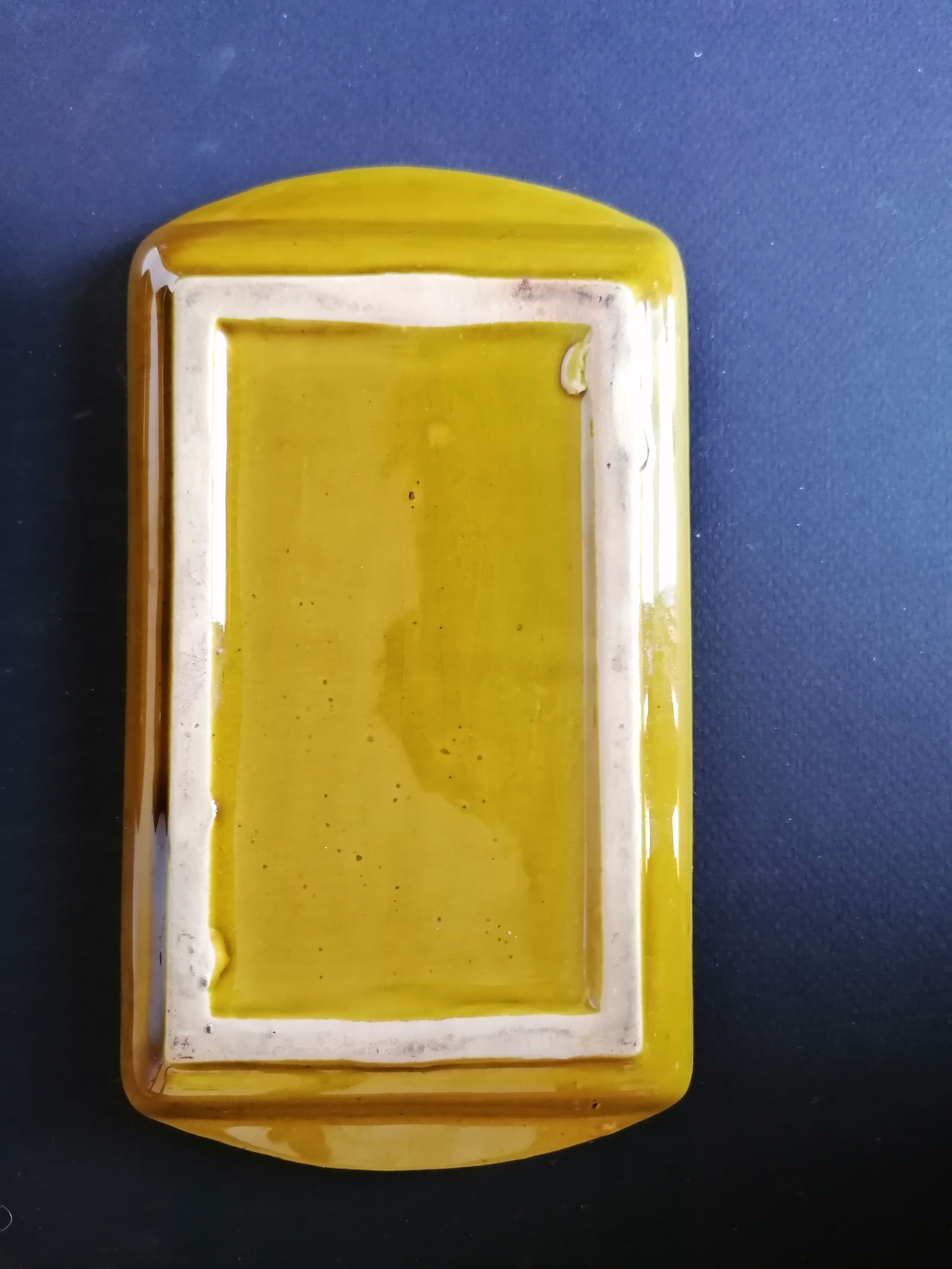 Butter maker in enamelled slurry