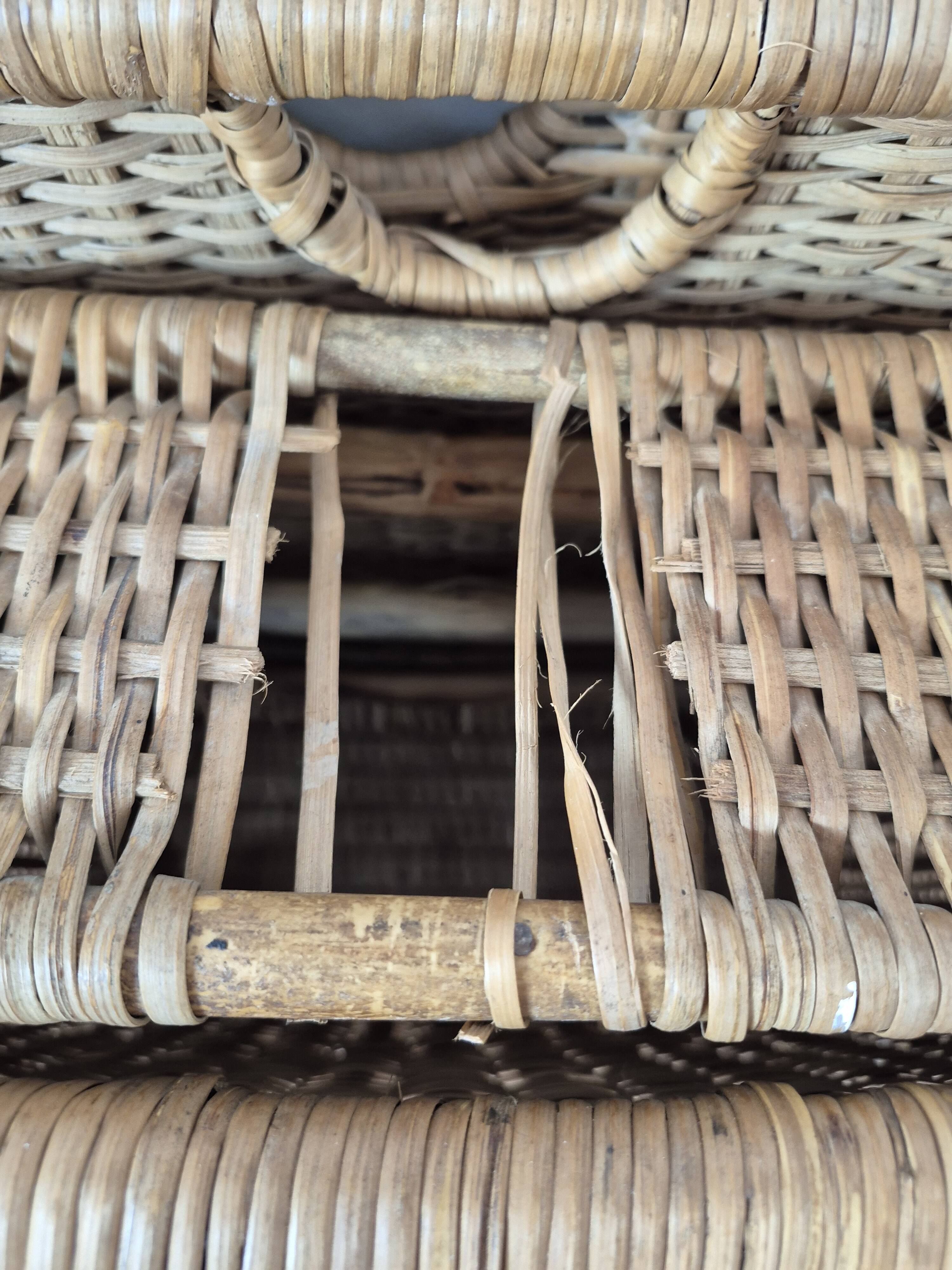 Vintage foldable beach chair, picnic in rattan and leather.