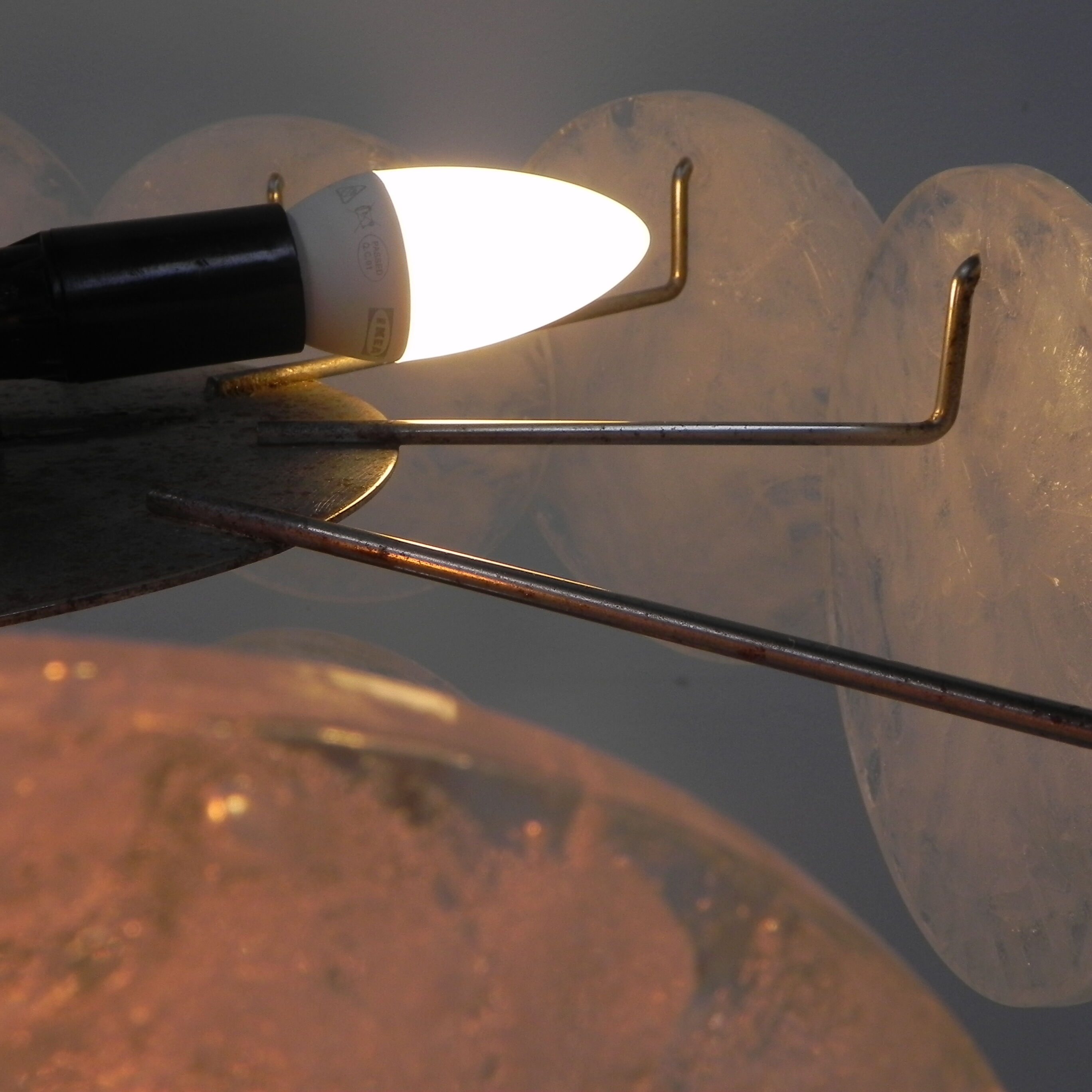 Frosted ice hanging lamp with 18 plastic discs