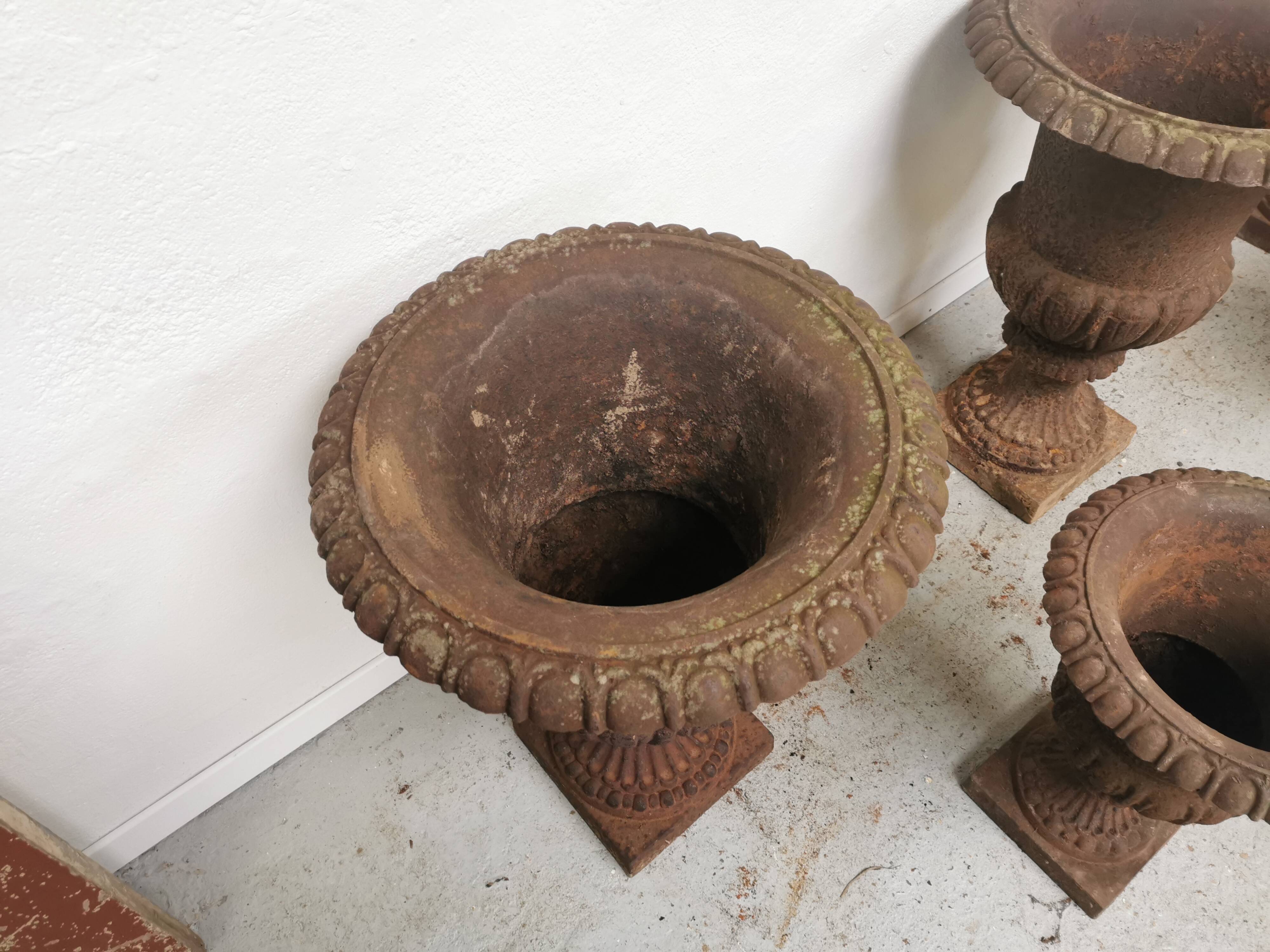 70cm cast-iron Medici vase