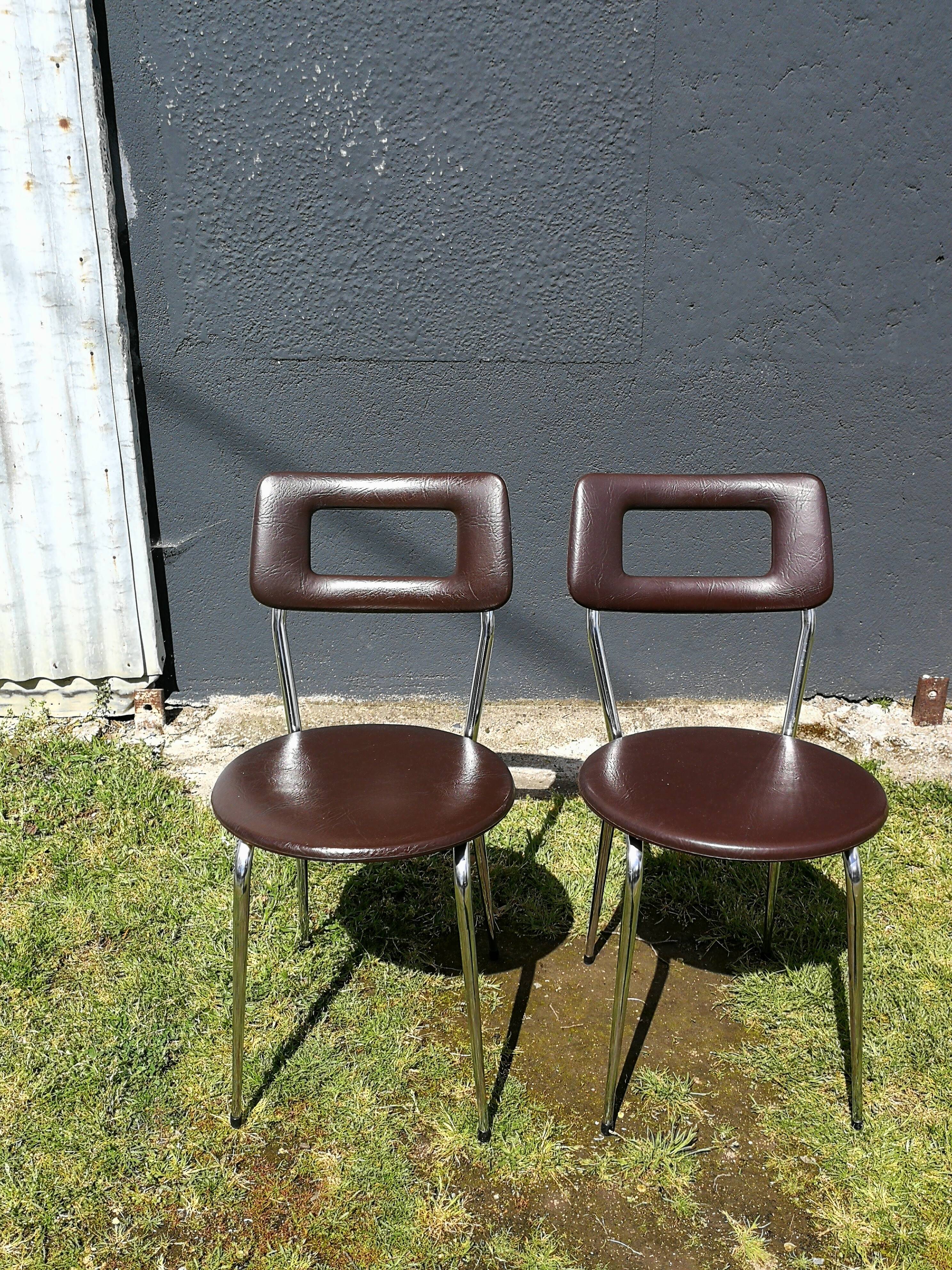 Pair of chairs in brown skaï 70s