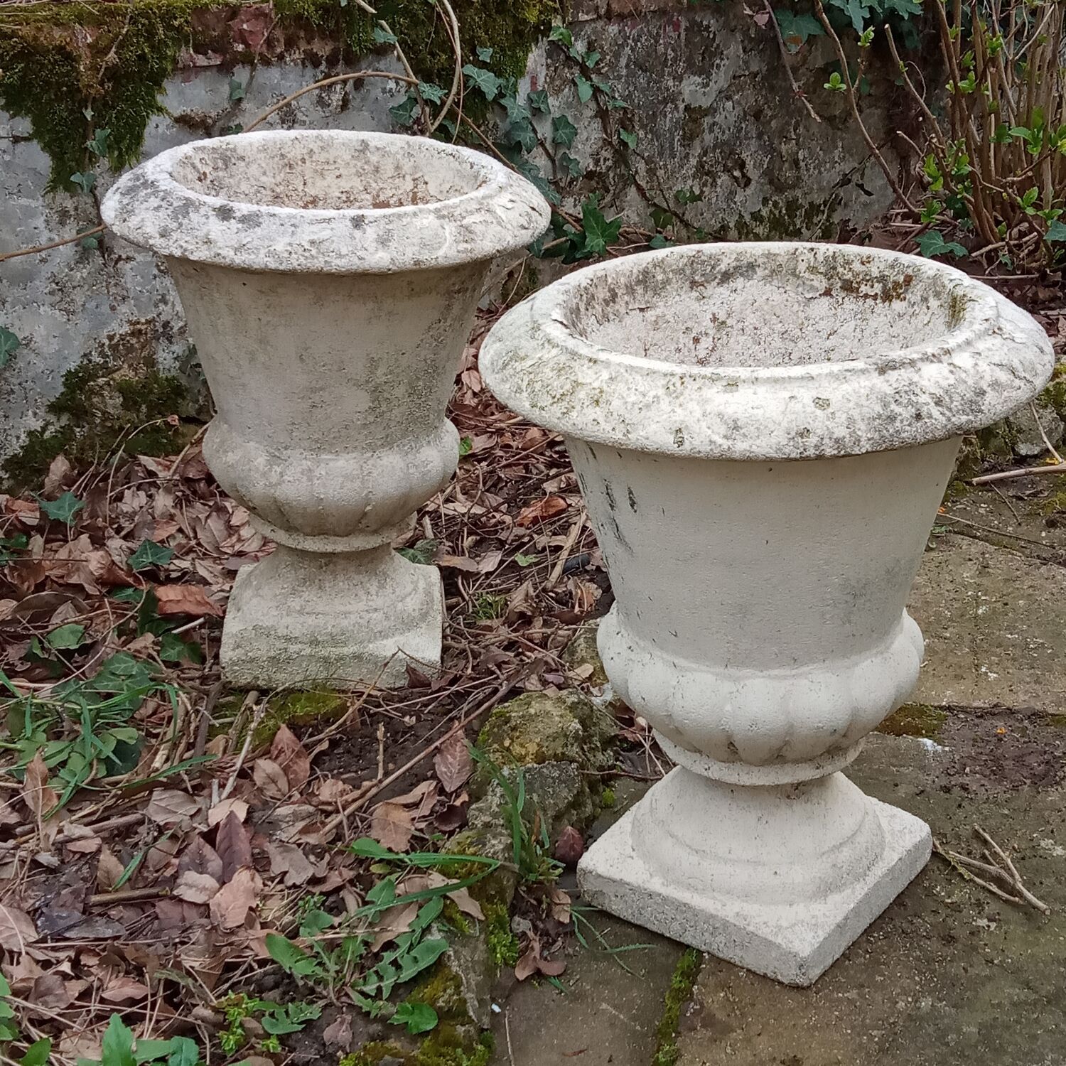 Pair of Medici vases in reconstituted stone