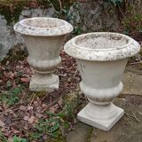 Pair of Medici vases in reconstituted stone