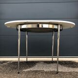 Round formica table