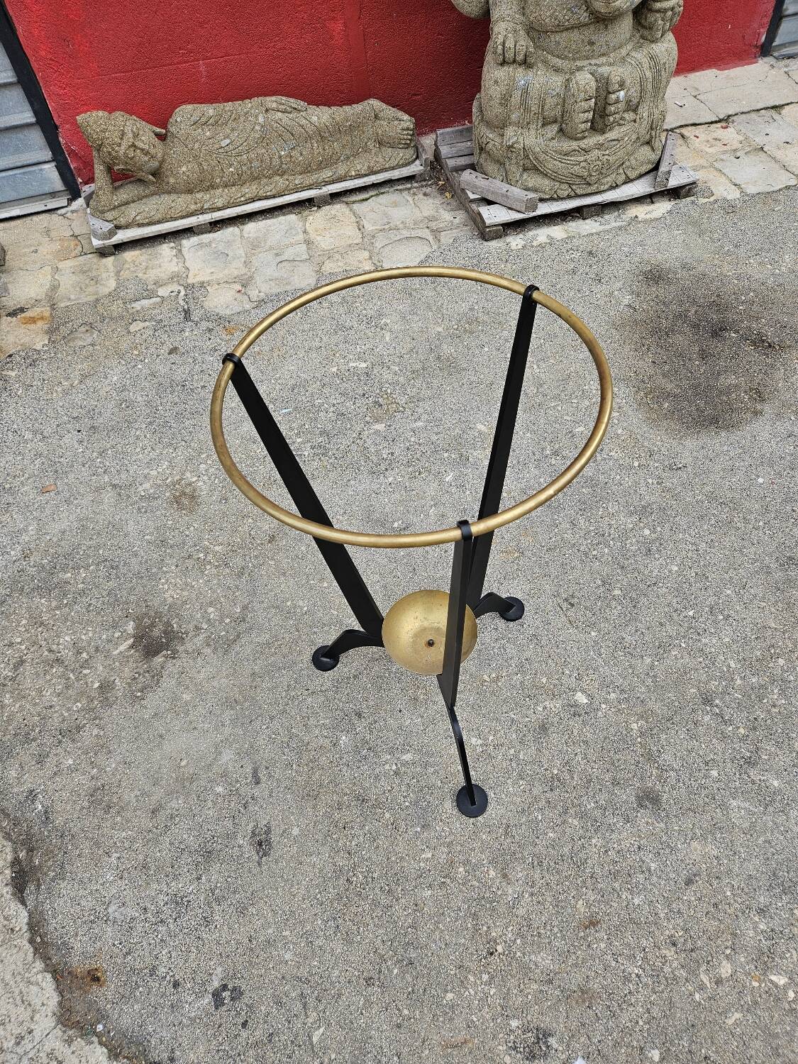 Umbrella stand in metal and gilded brass from the 1950s