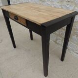 Table or desk with a wooden drawer – Completely revamped