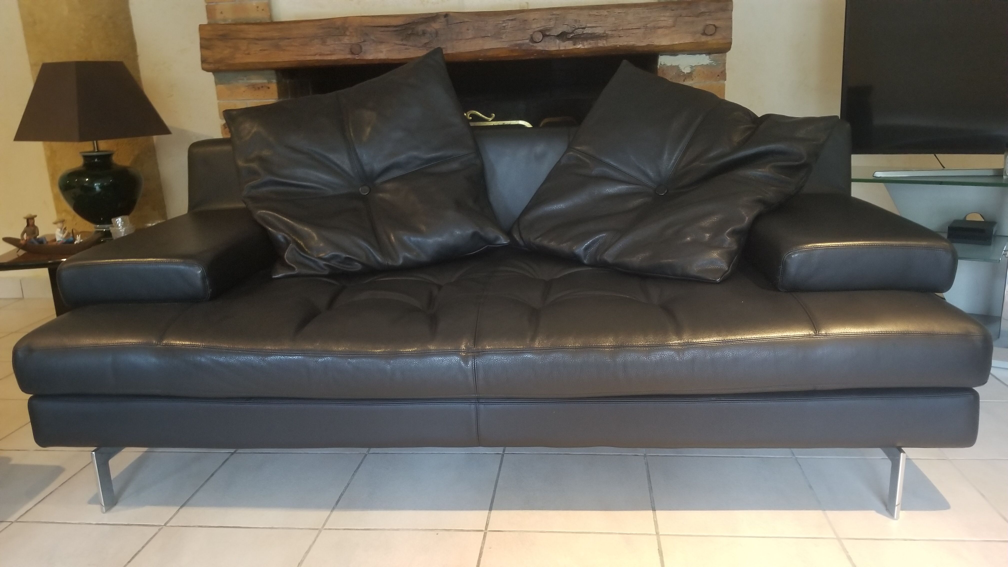 1 canapé  2 places cuir