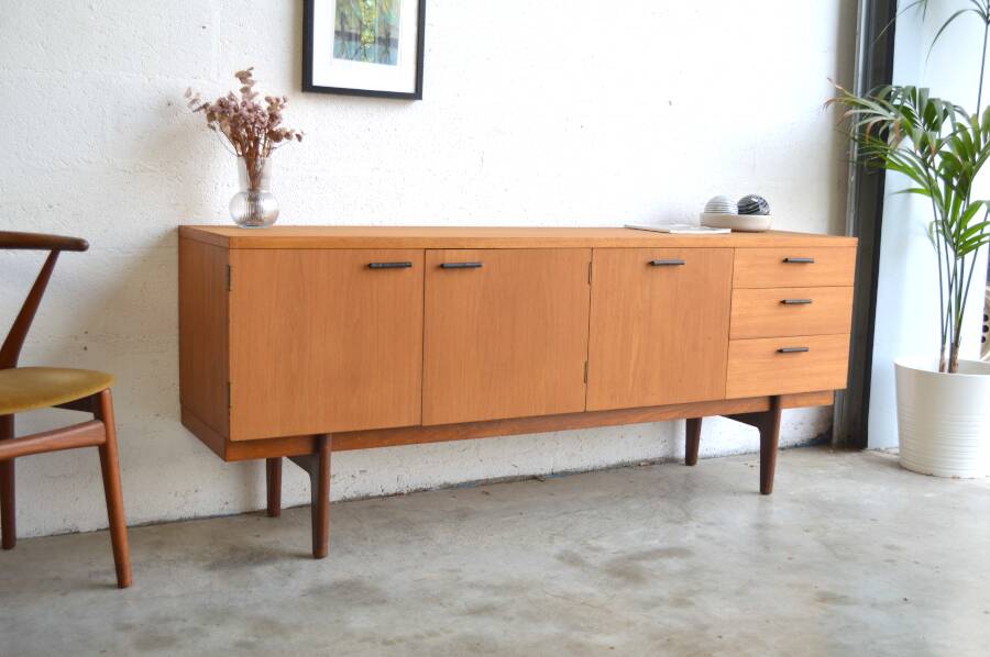 Enfilade par Uniflex en teck & cuir 183 cm