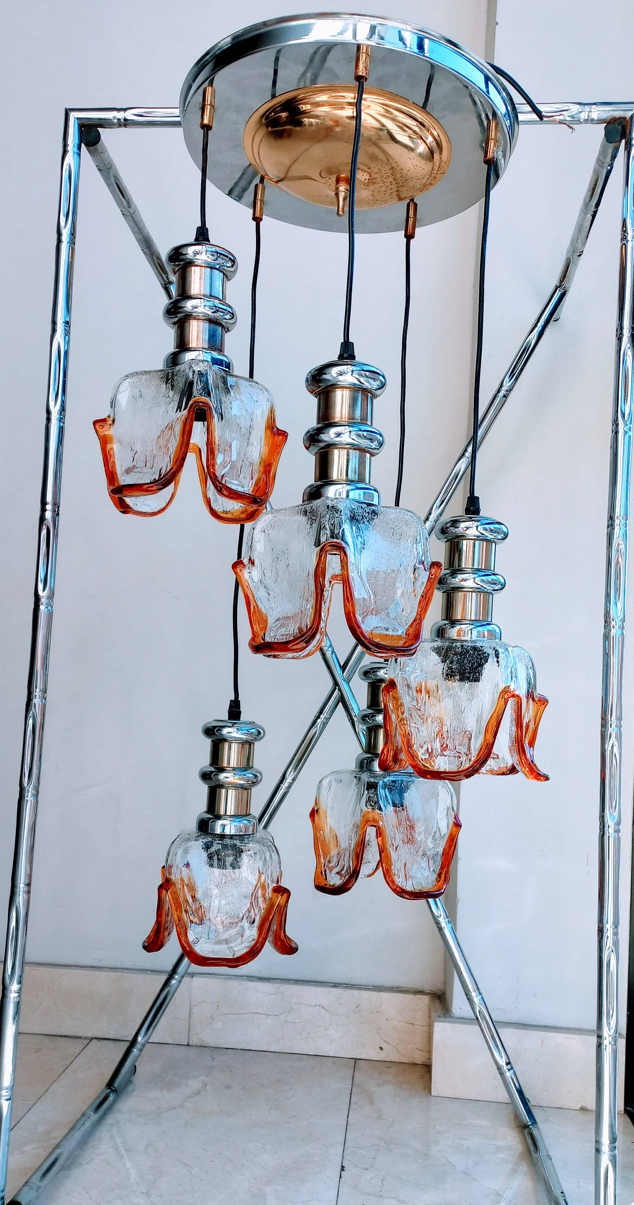 Luminaire italien à cinq suspensions