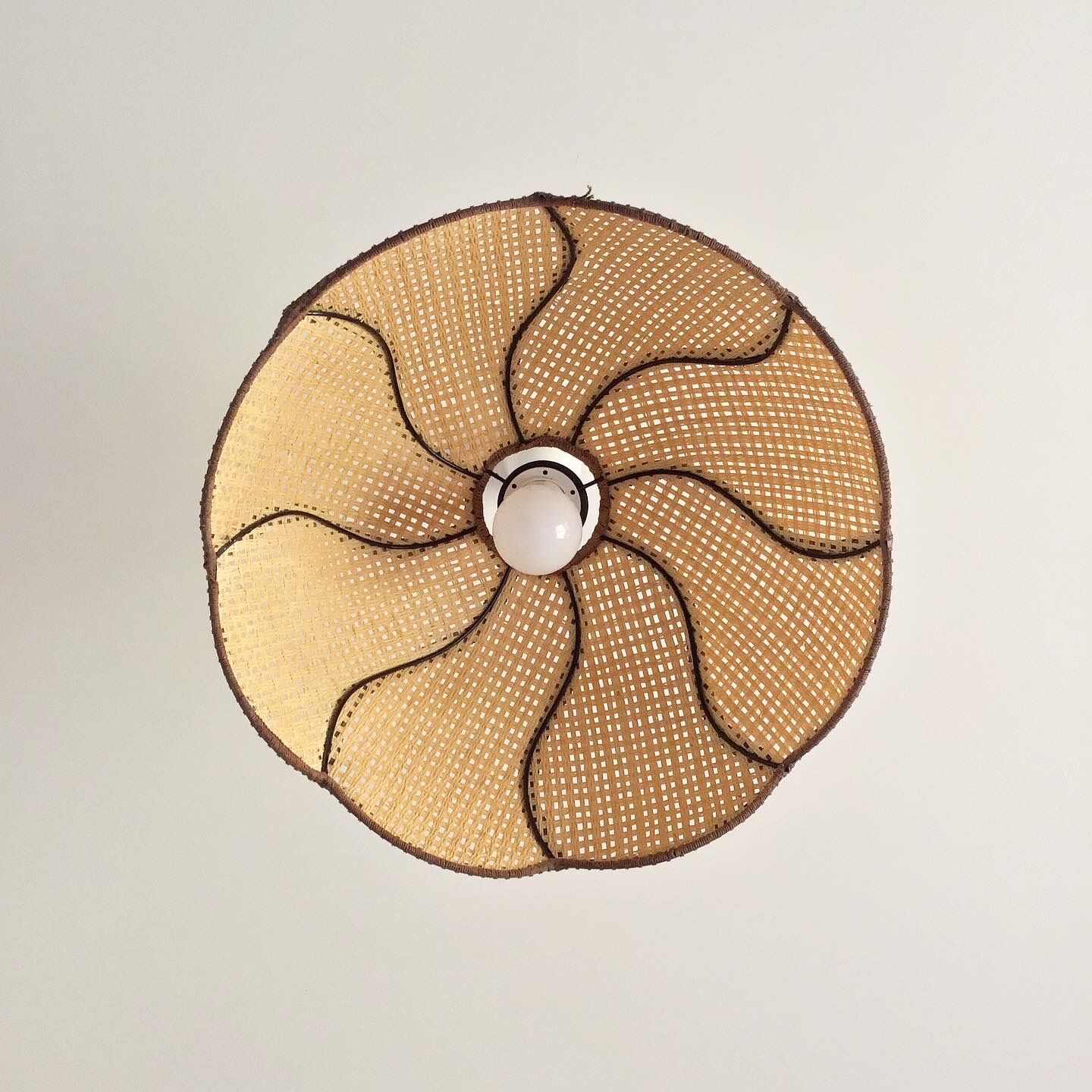 Vintage pendant lamp in natural fibers and fabric