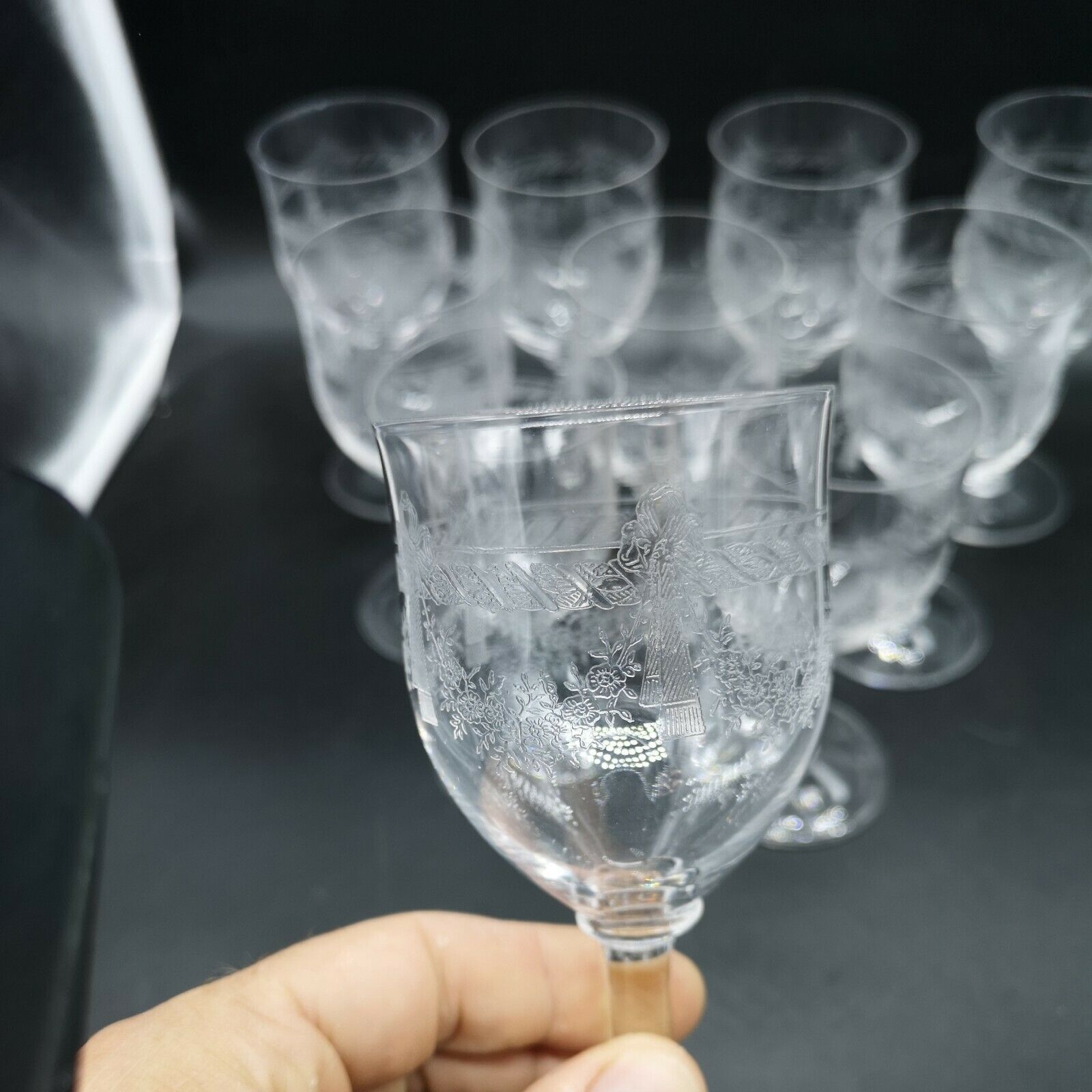 Set of 10 glasses of Saint Louis crystal wine engraved ribbon and flowers
