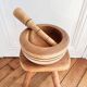 Mortier et pilon en bois vintage