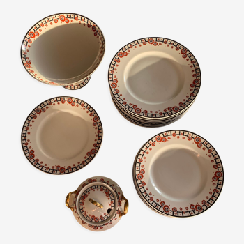 Set of 6 flat plates porcelain from Limoges, art deco poppies