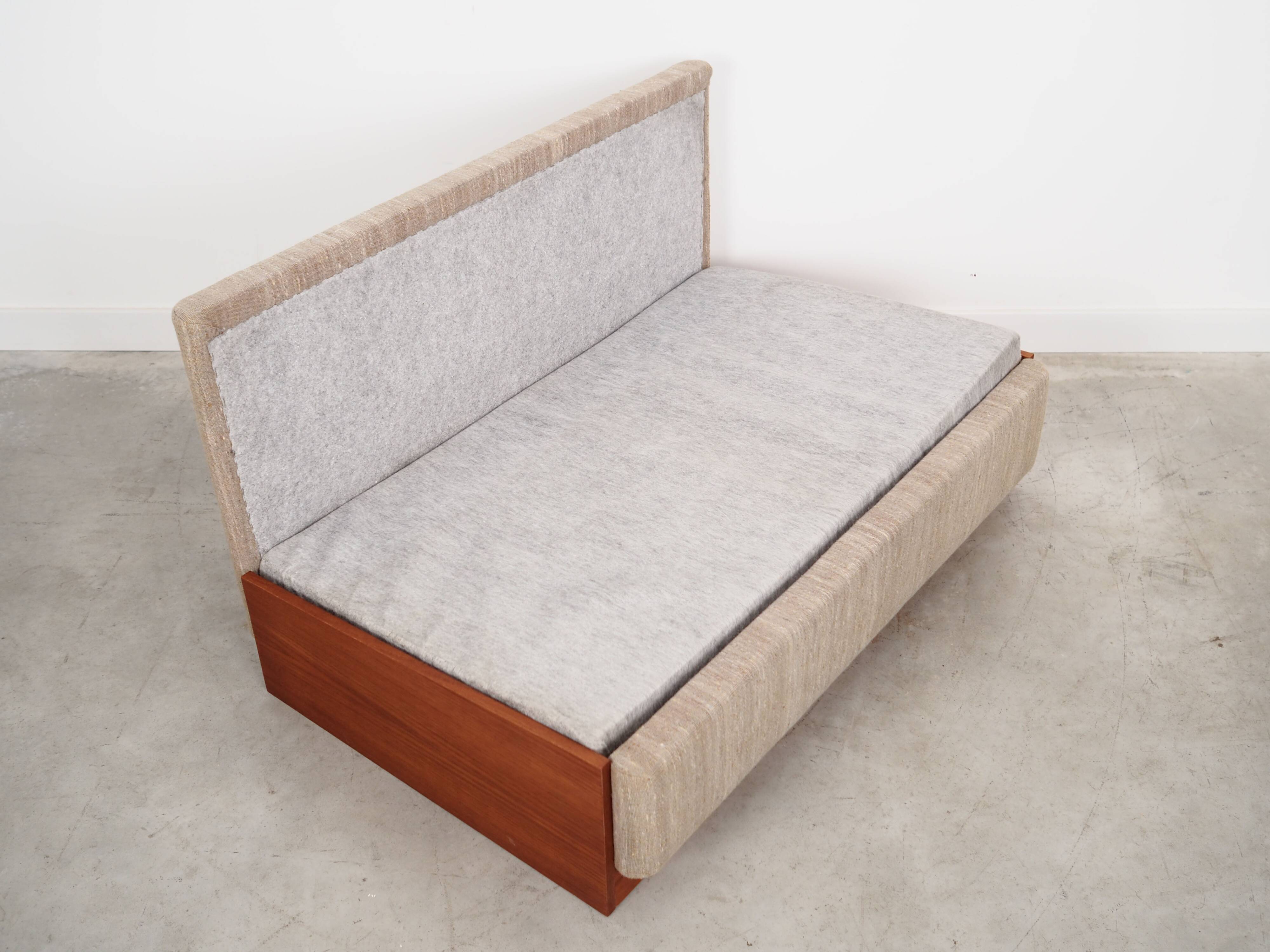 Canapé en teck, design danois, années 1970, production : Danemark