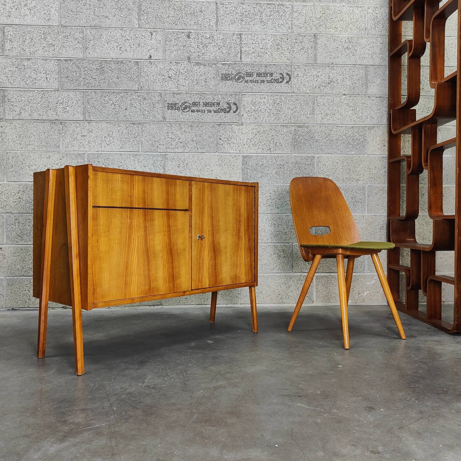 Bar buffet, divider by Frantisek Jirak for Tatra Nabytok 1960