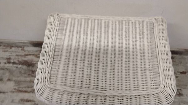 Commode et chevet en rotin blanc