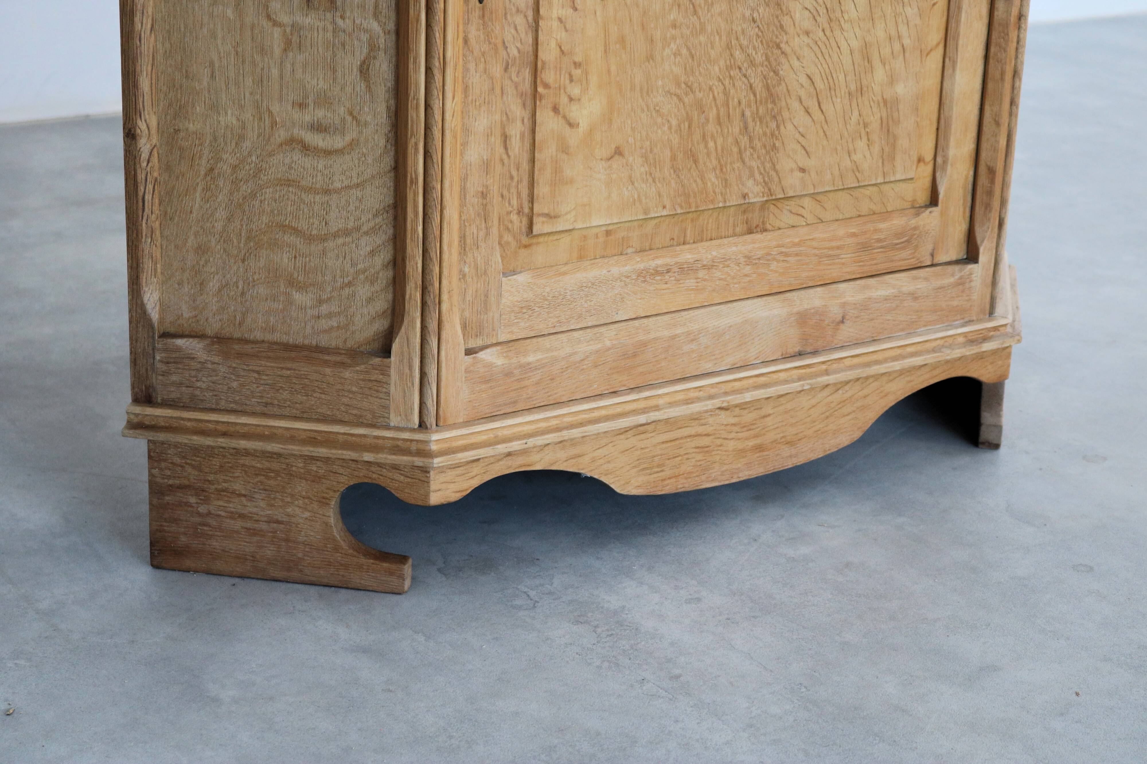 Brutalist display cabinet | corner cabinet | 1960s | Danish