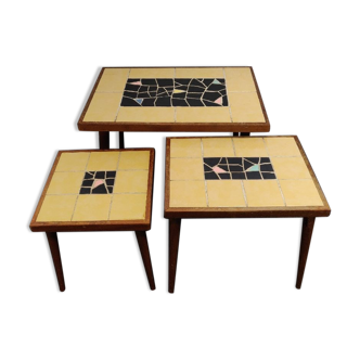 Set de 3 tables gigognes mosaïque mimiset jaune années 60