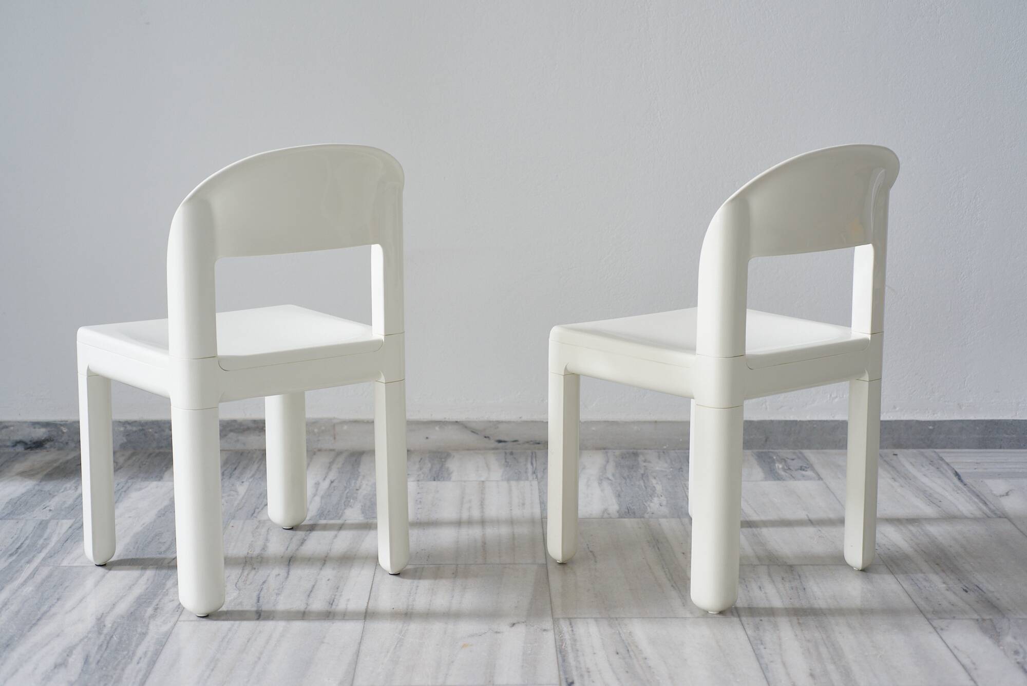 Space Age ‘Joint’ chairs designed by Luigi Massoni and Dino Pelizza for Guzzini