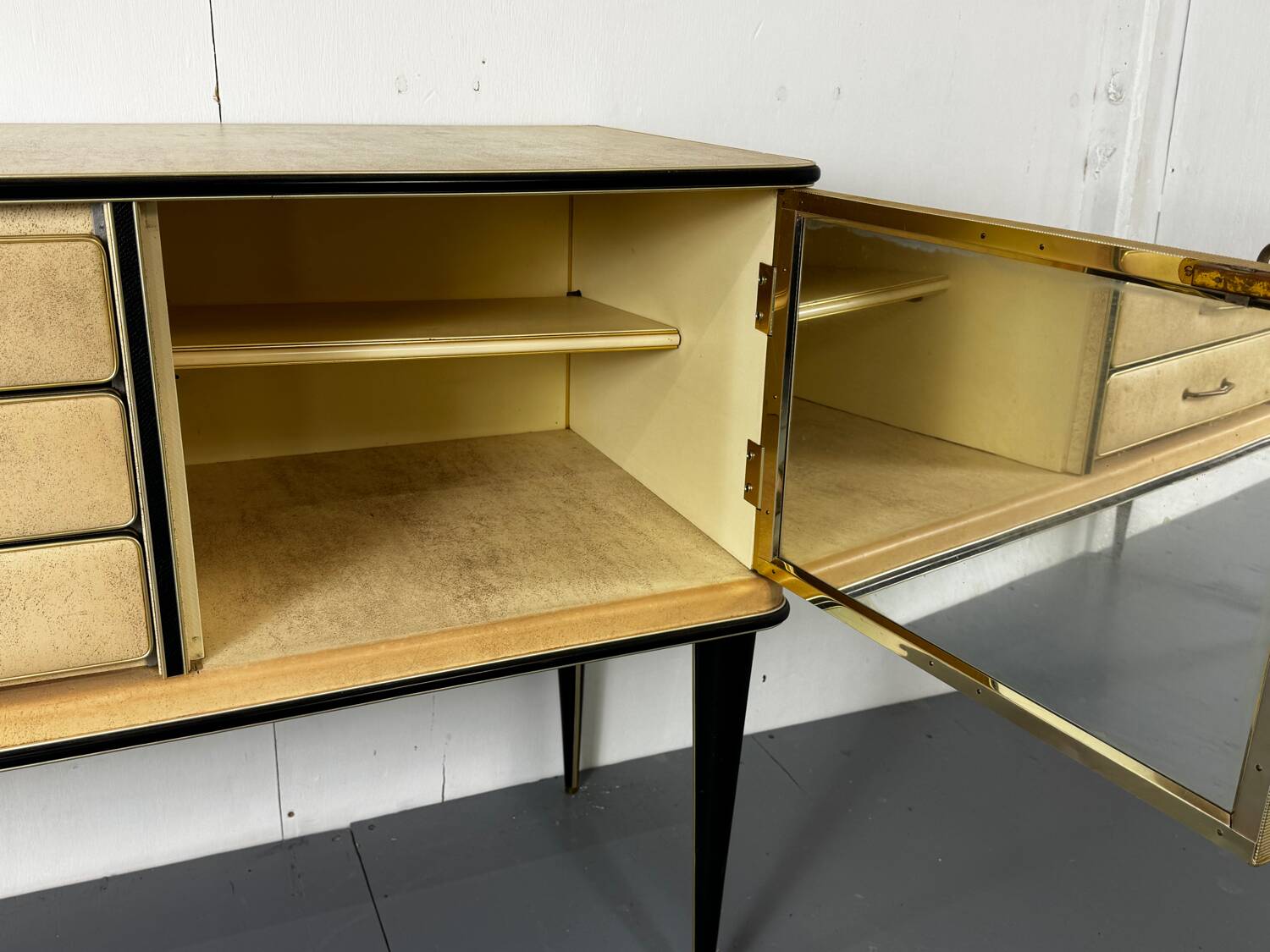 Italian Hollywood Regency Mid-Century Sideboard by Umberto Mascagni, 1