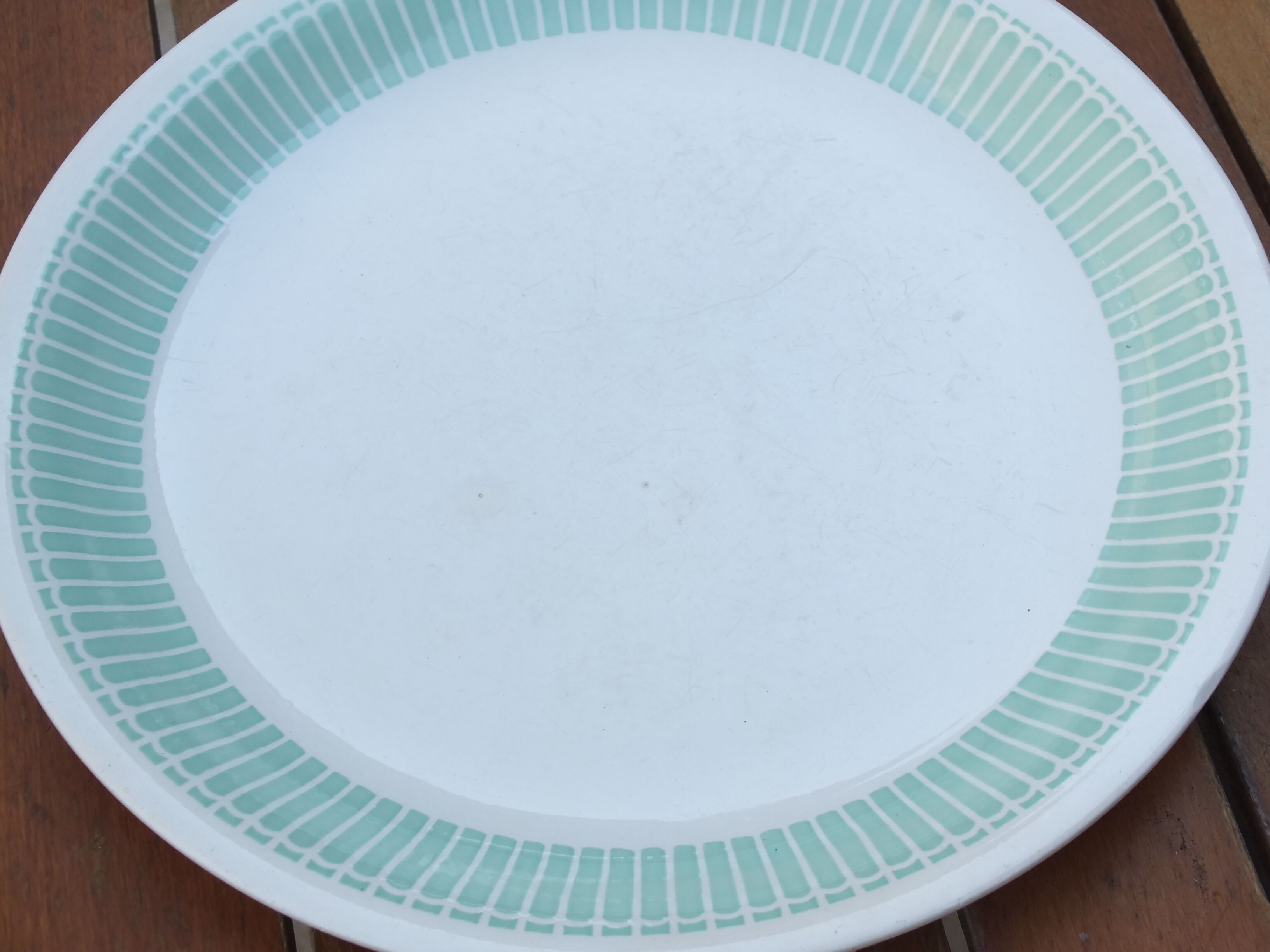 Plat vintage à décor bleu pastel