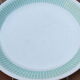 Plat vintage à décor bleu pastel