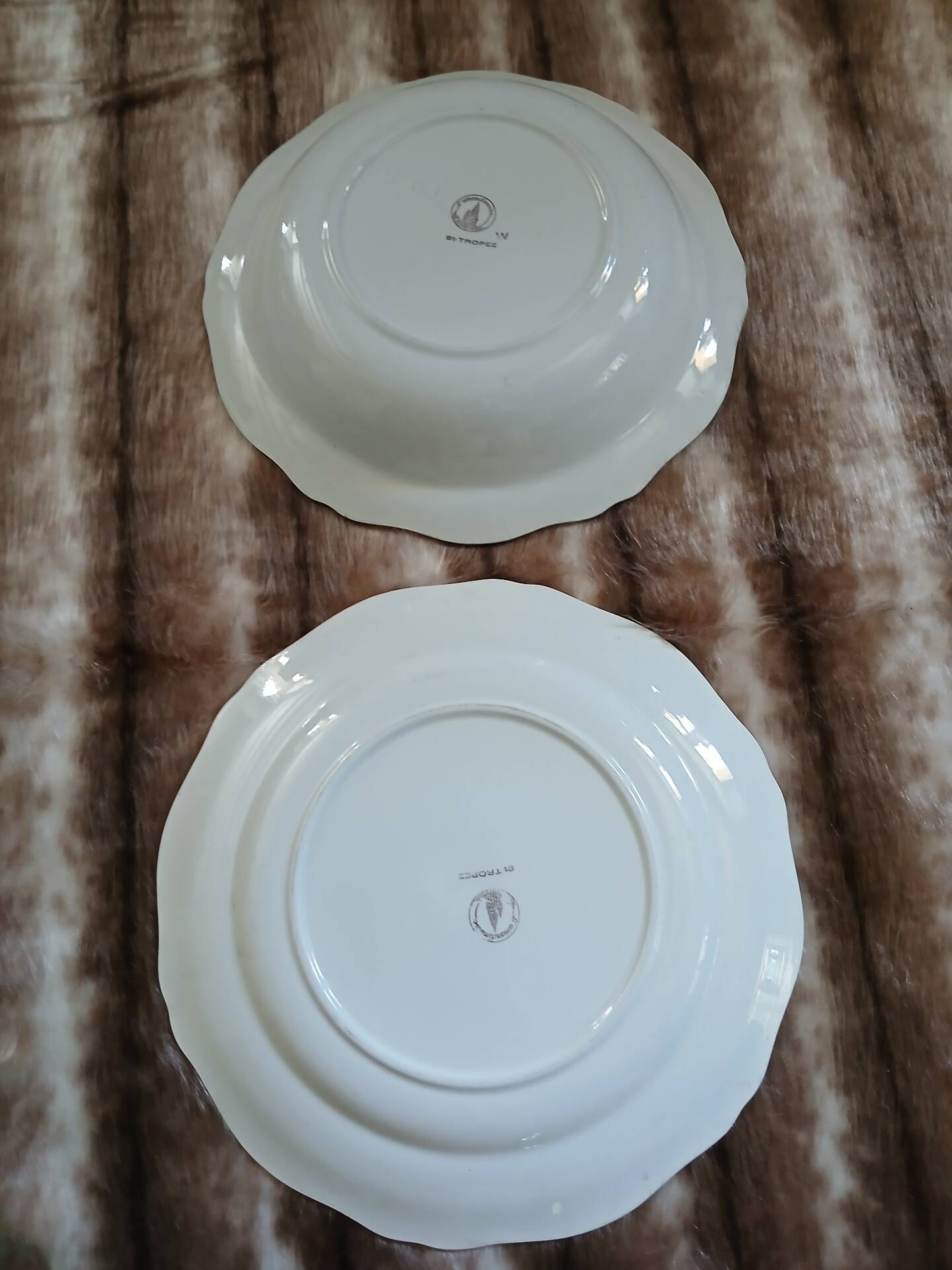 2 large old dishes Saint Tropez