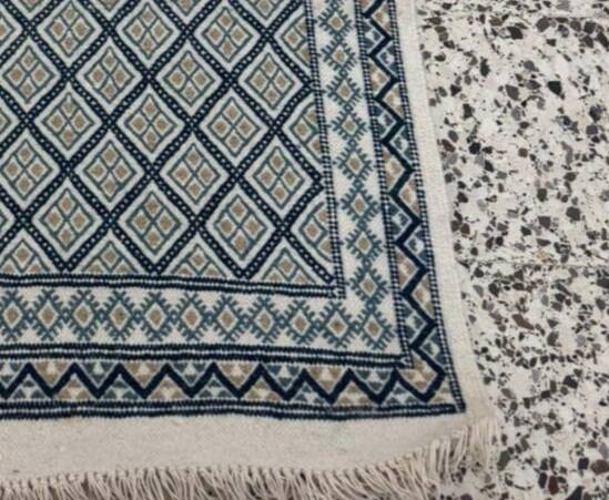 Handmade margoum rug in natural wool of superior quality
