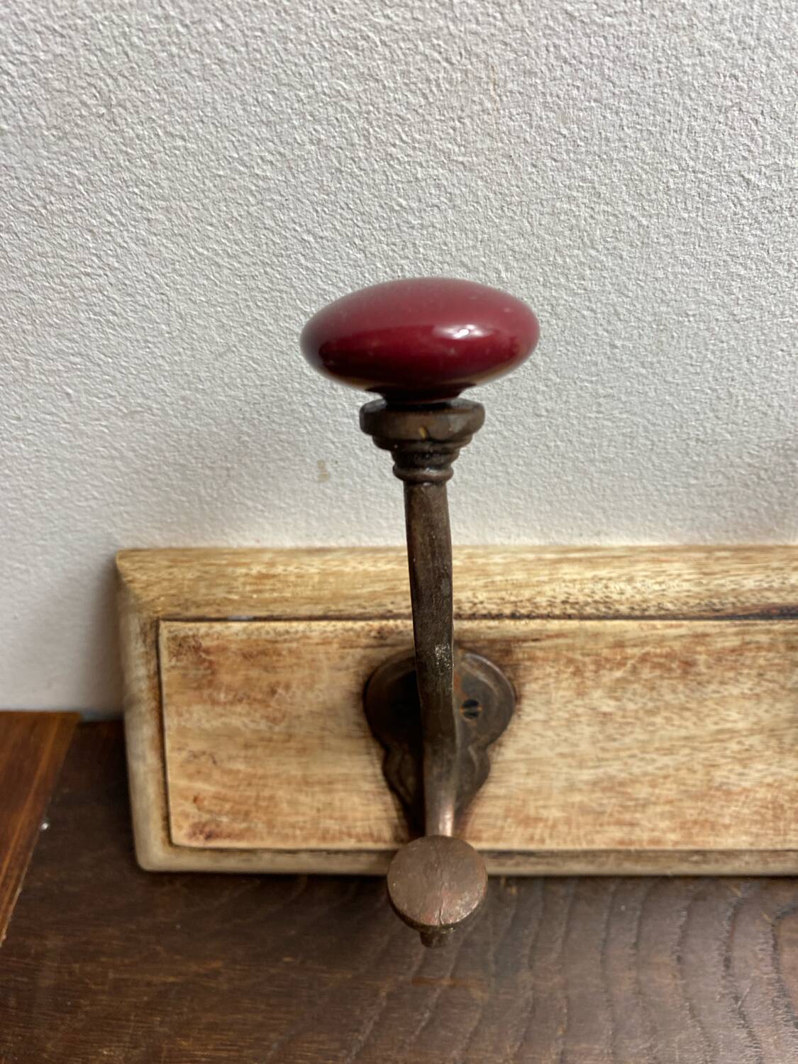 Wall hook with three hooks in wood, wrought iron, porcelain balls