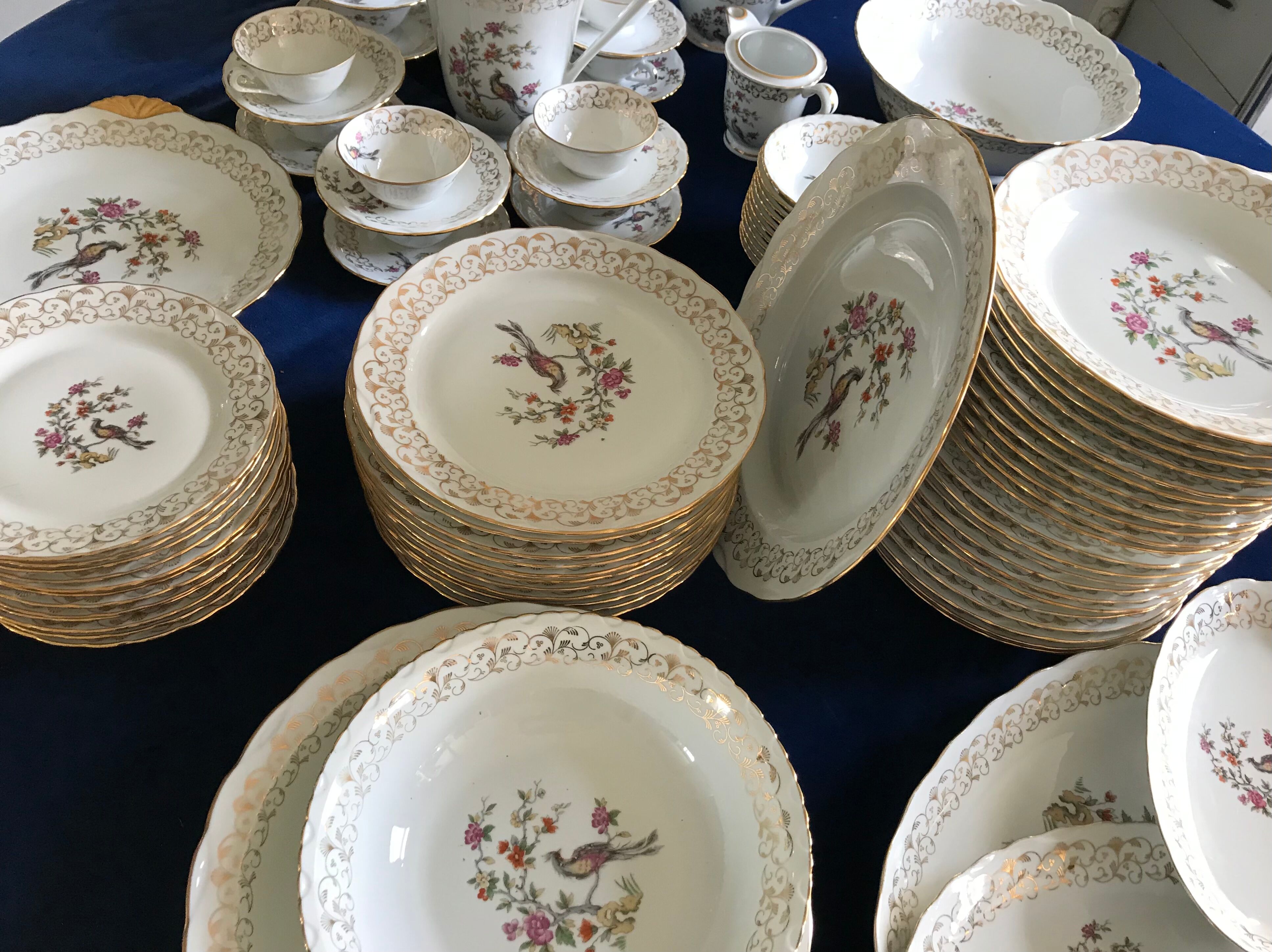 Table service set in Limoges porcelain 81 pieces