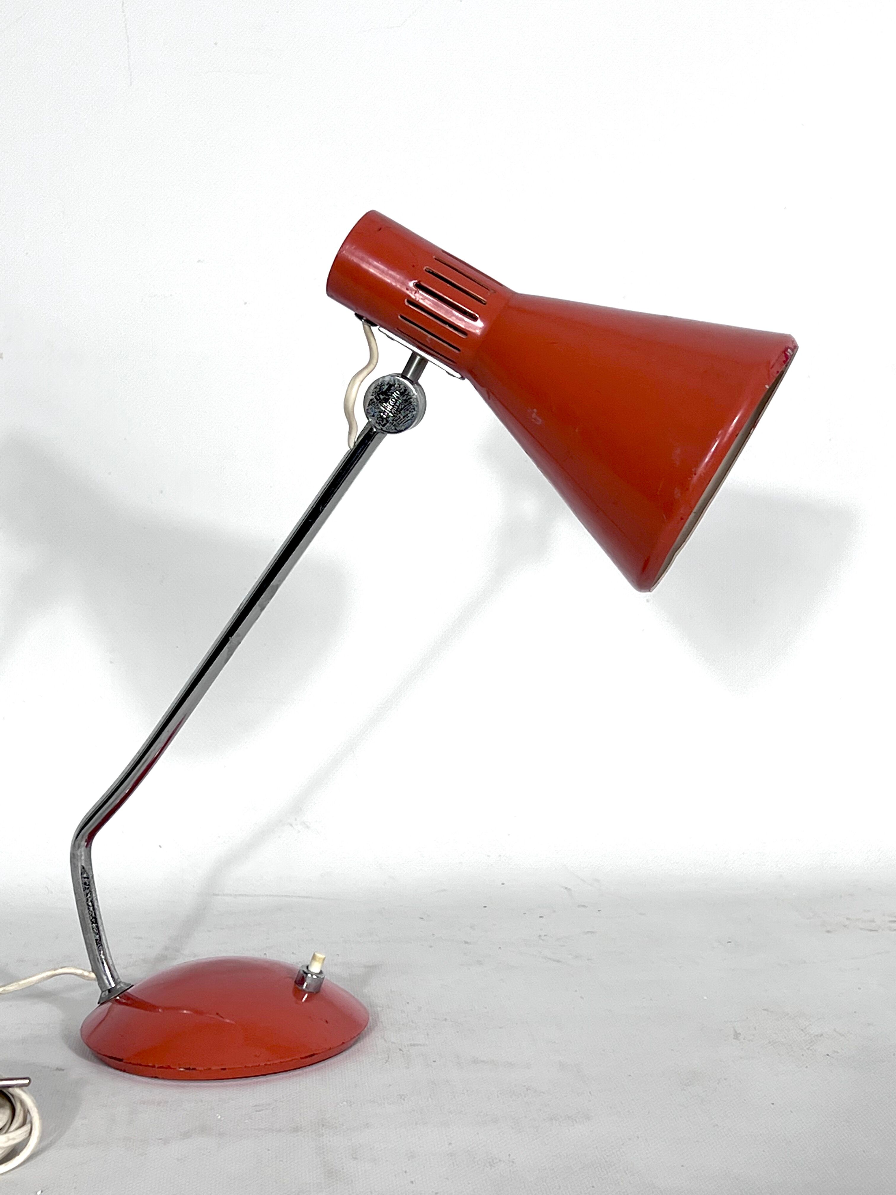 Stilnovo Milano, salmon orange table lamp from the 60s, signed