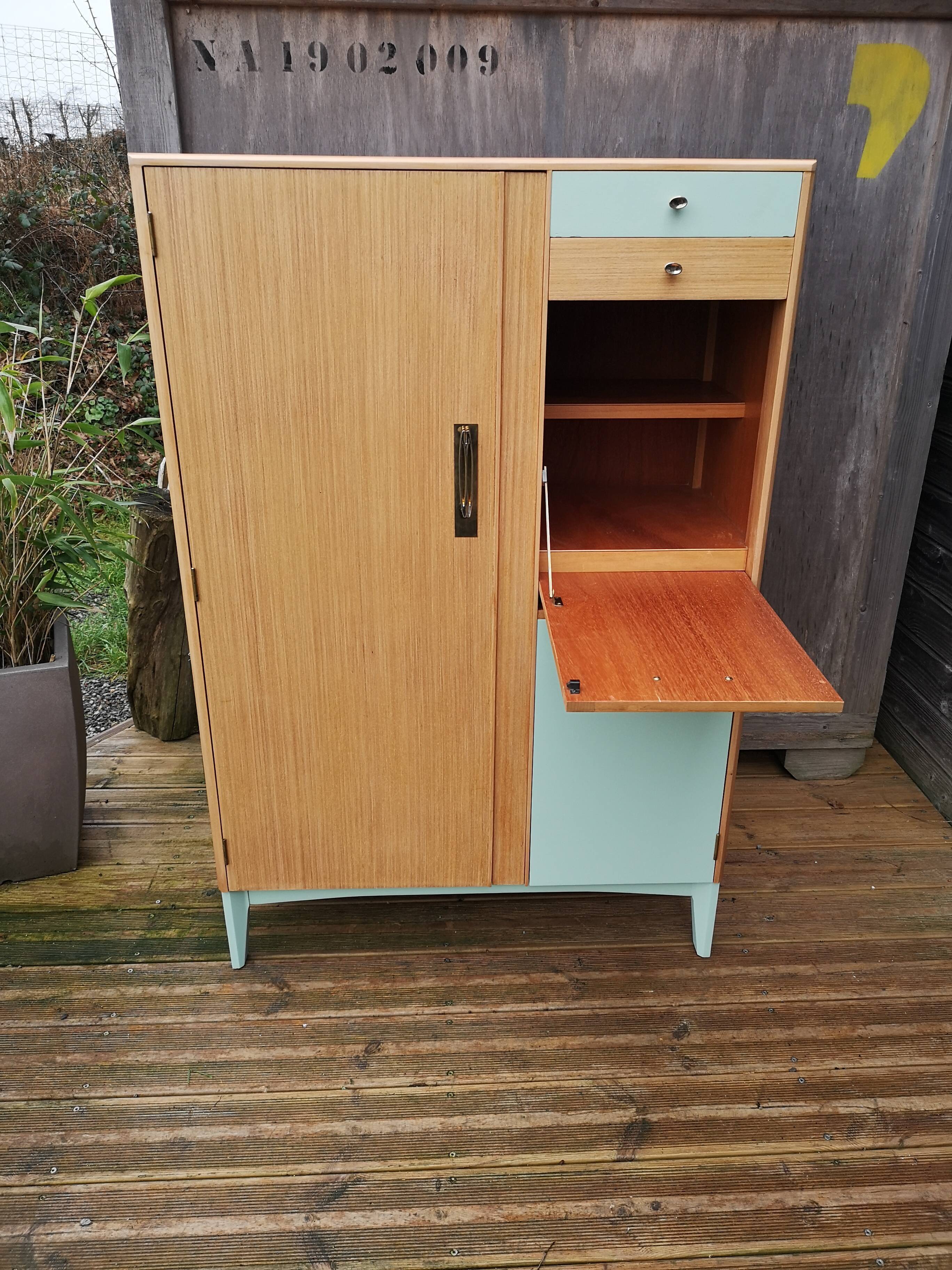 English wardrobe 60