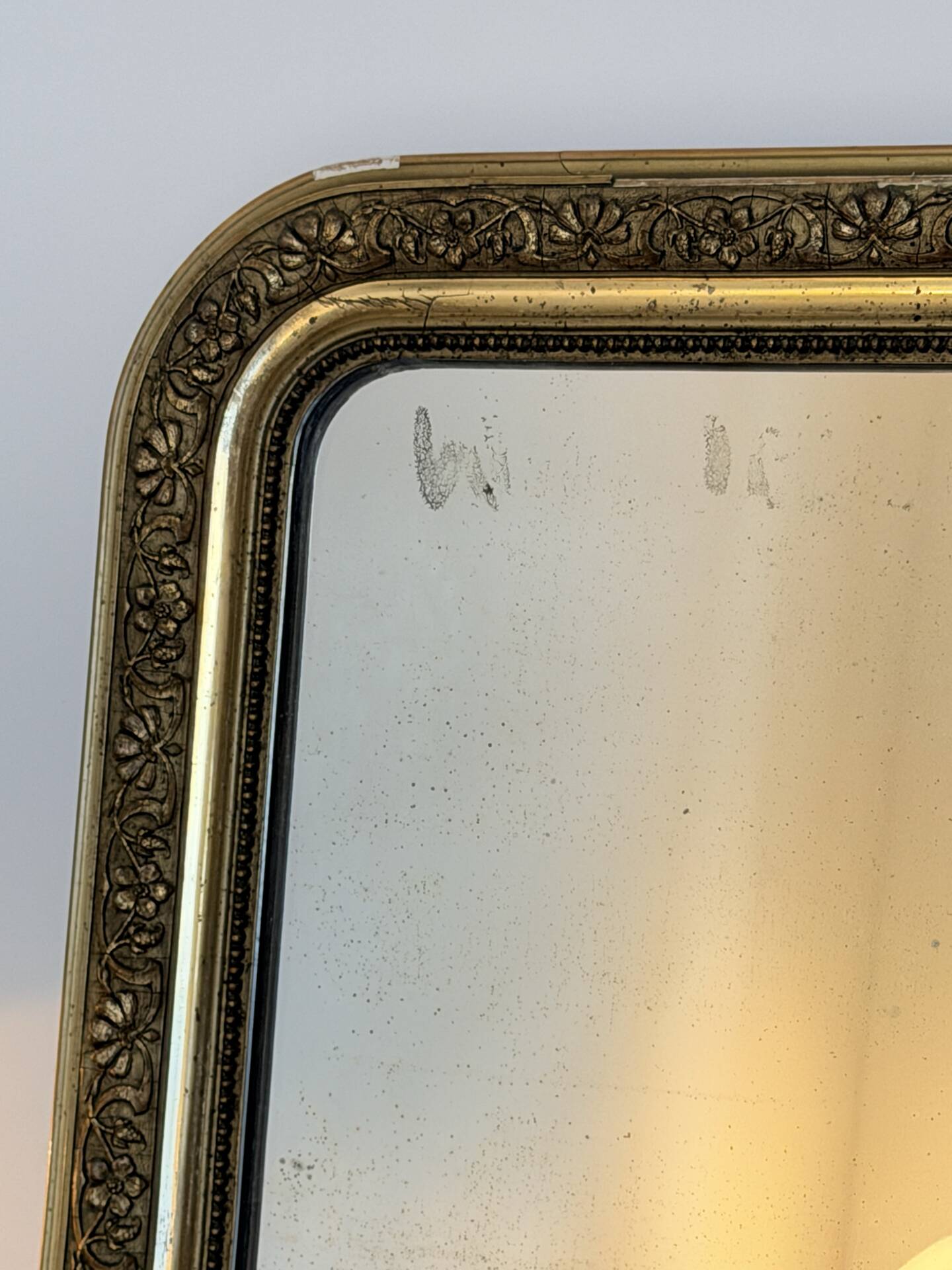 Miroir doré - Louis Philippe feuille d’or 51x65cm