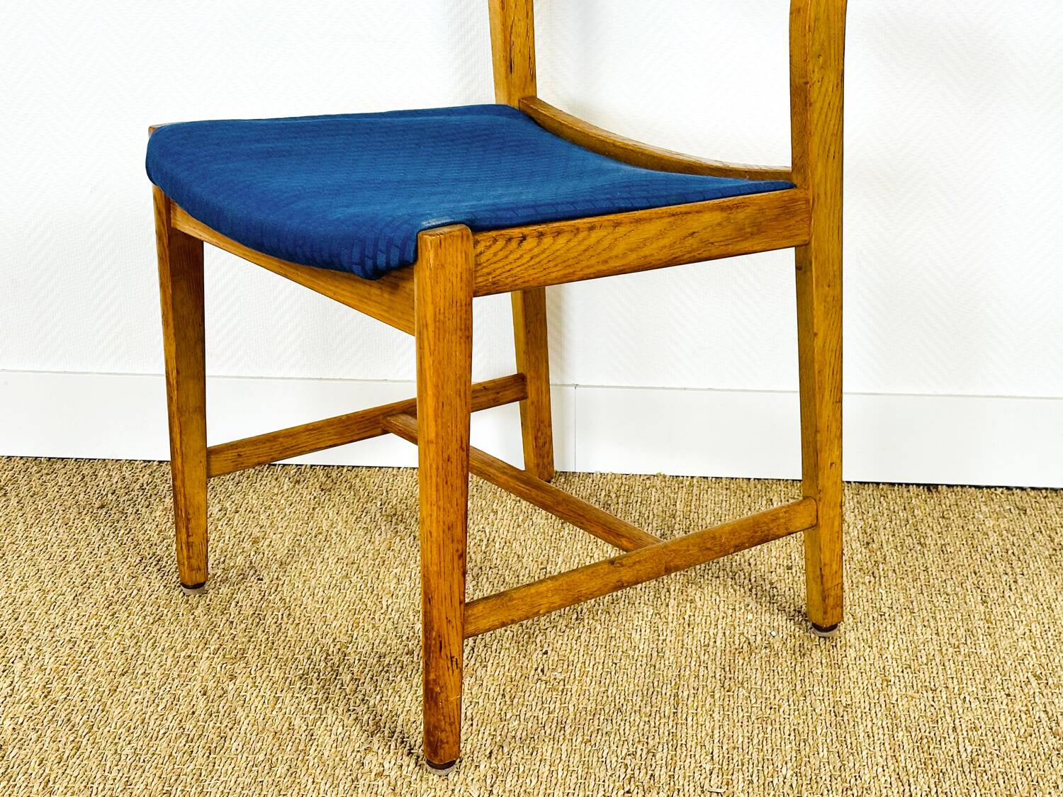 6 Scandinavian oak chairs from the 1960s.