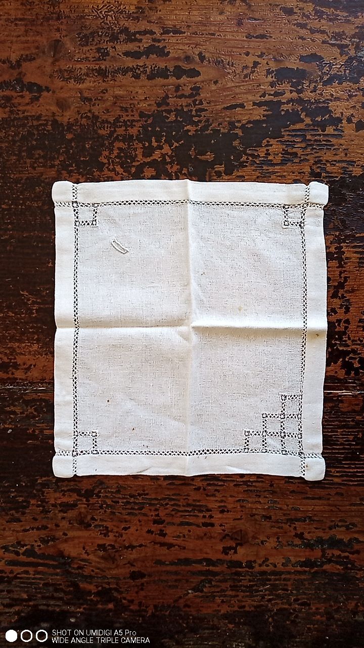 Antique table linen - monogrammed d (or a)