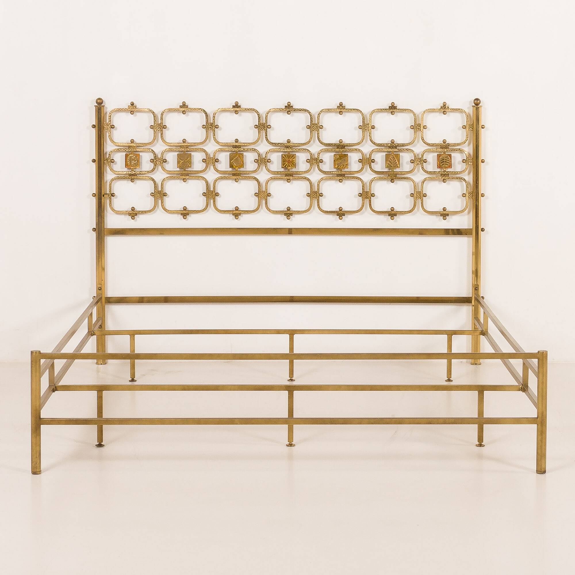 Italian brass bed by Ciansky, Shelba and Luciano Frigerio for Frigerio di Desio, 1960s.