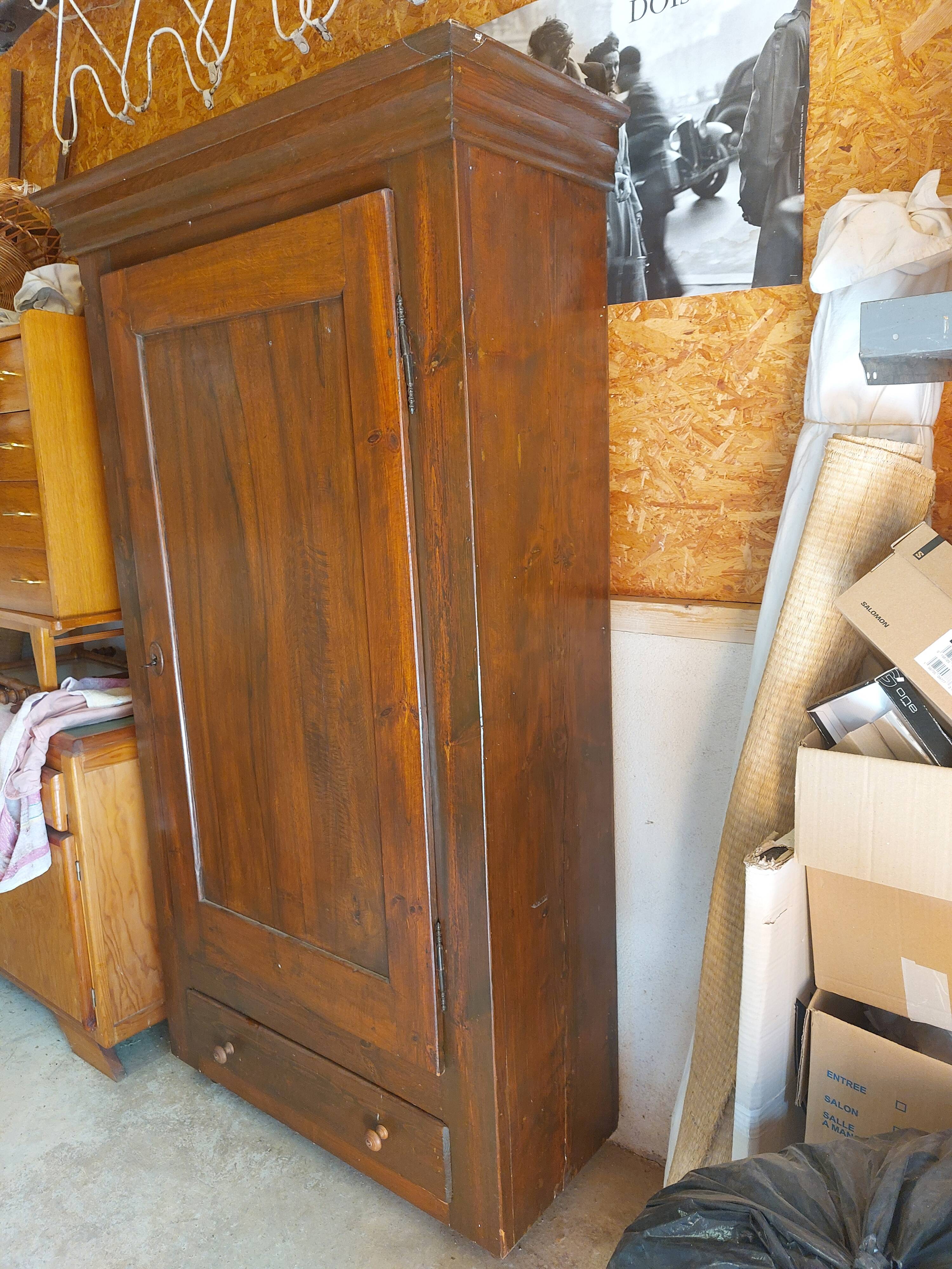 wardrobe, clothes rail