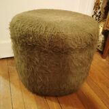 Deux poufs moumoute