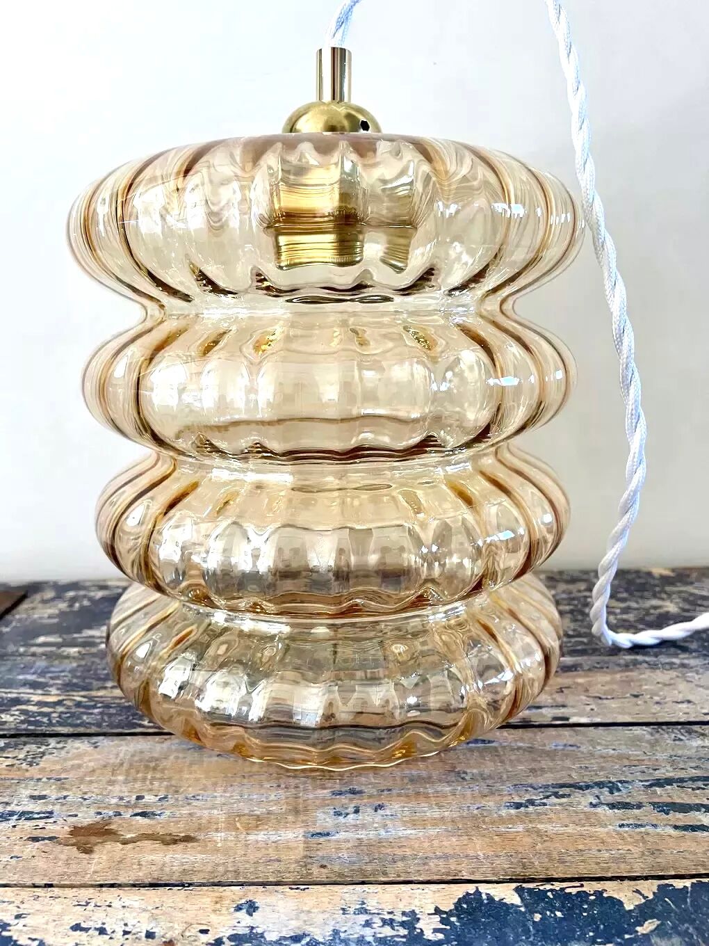 Vintage pendant lamp in electrified golden glass to nine