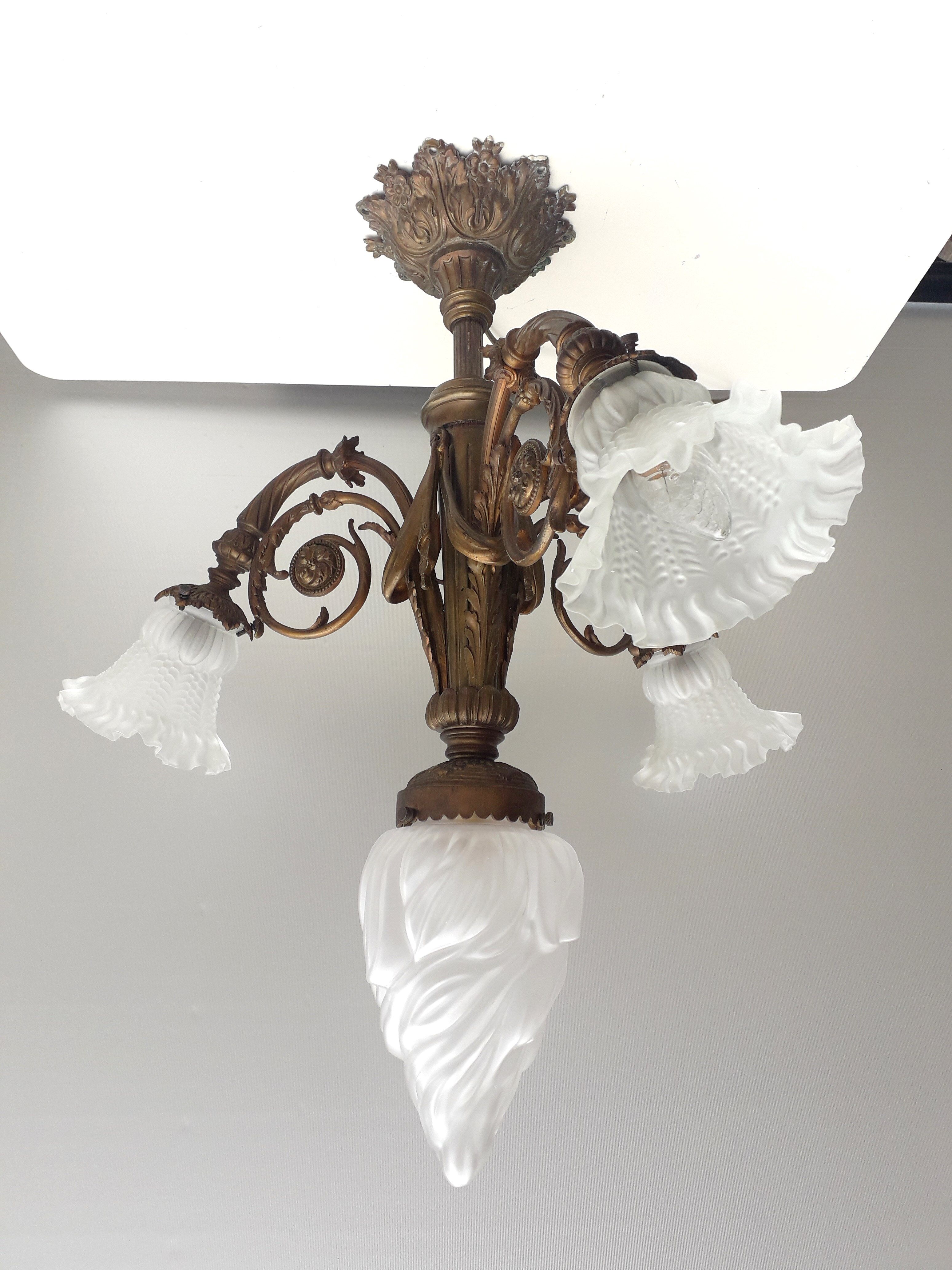 Art nouveau chandelier in bronze and pressed glass 1920