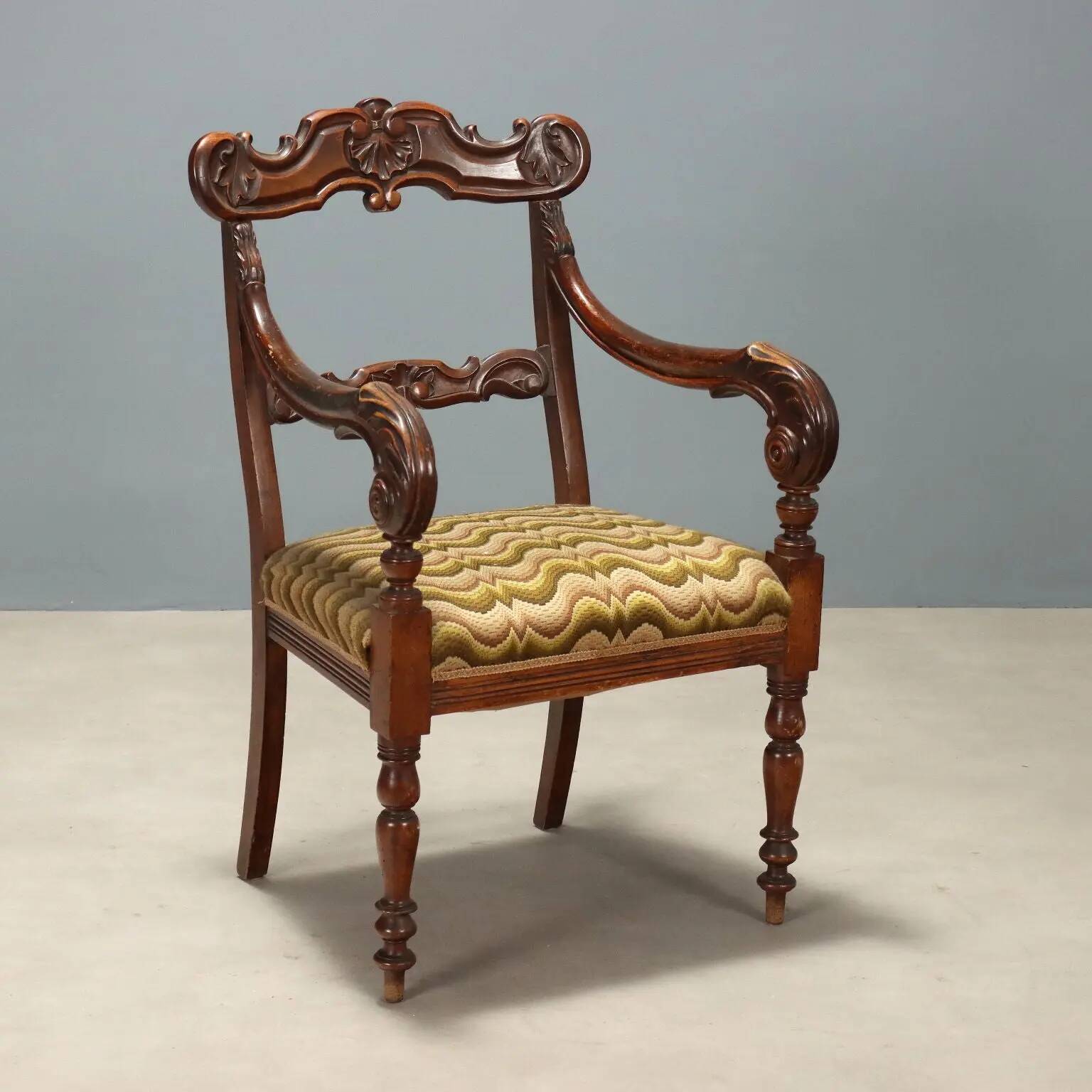 Antique Louis-Philippe armchair in walnut, Italy, 19th century.