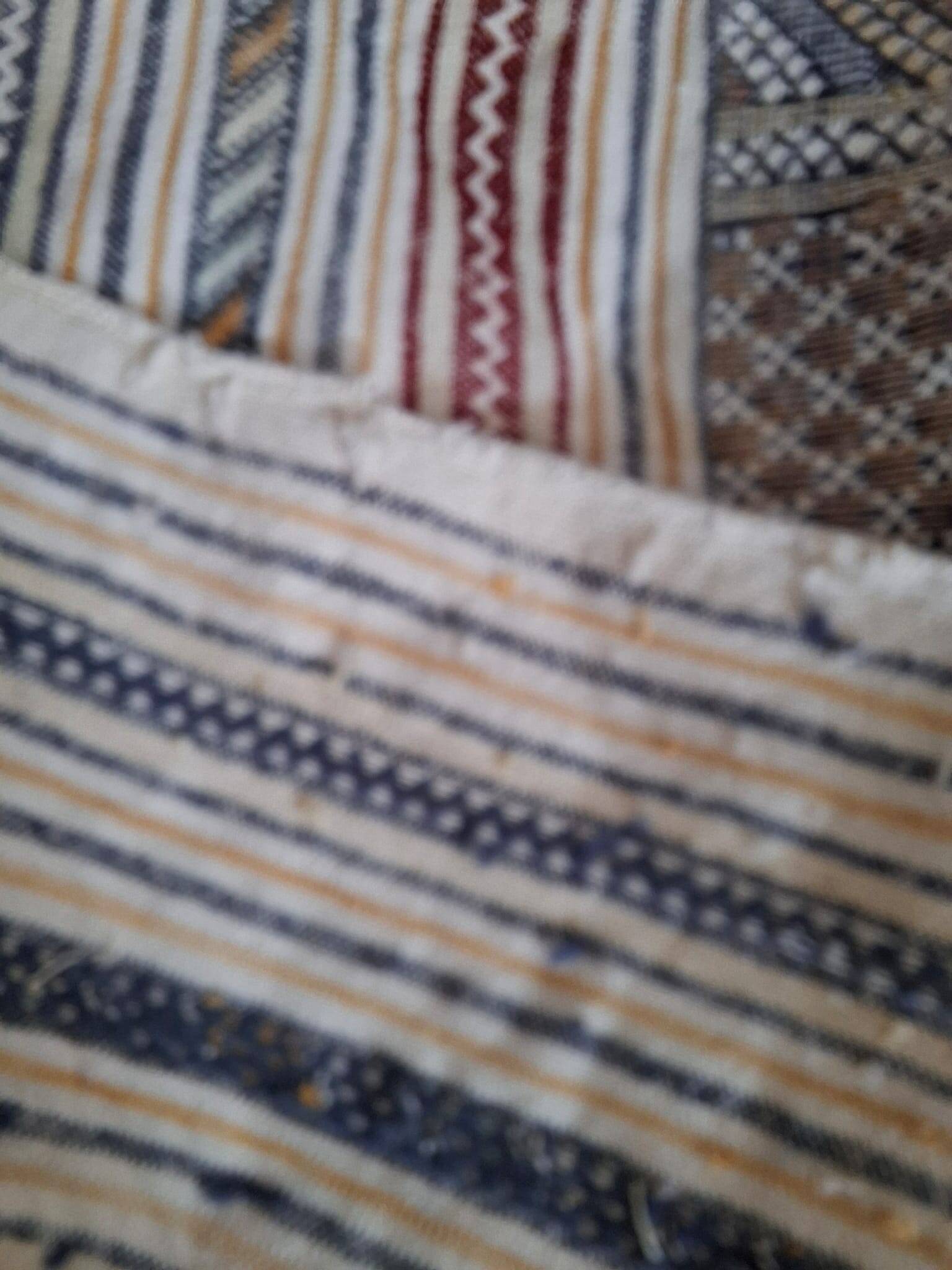 Grand Tapis Zanafi Artisanal — Composition Graphique Indigo & Terracotta