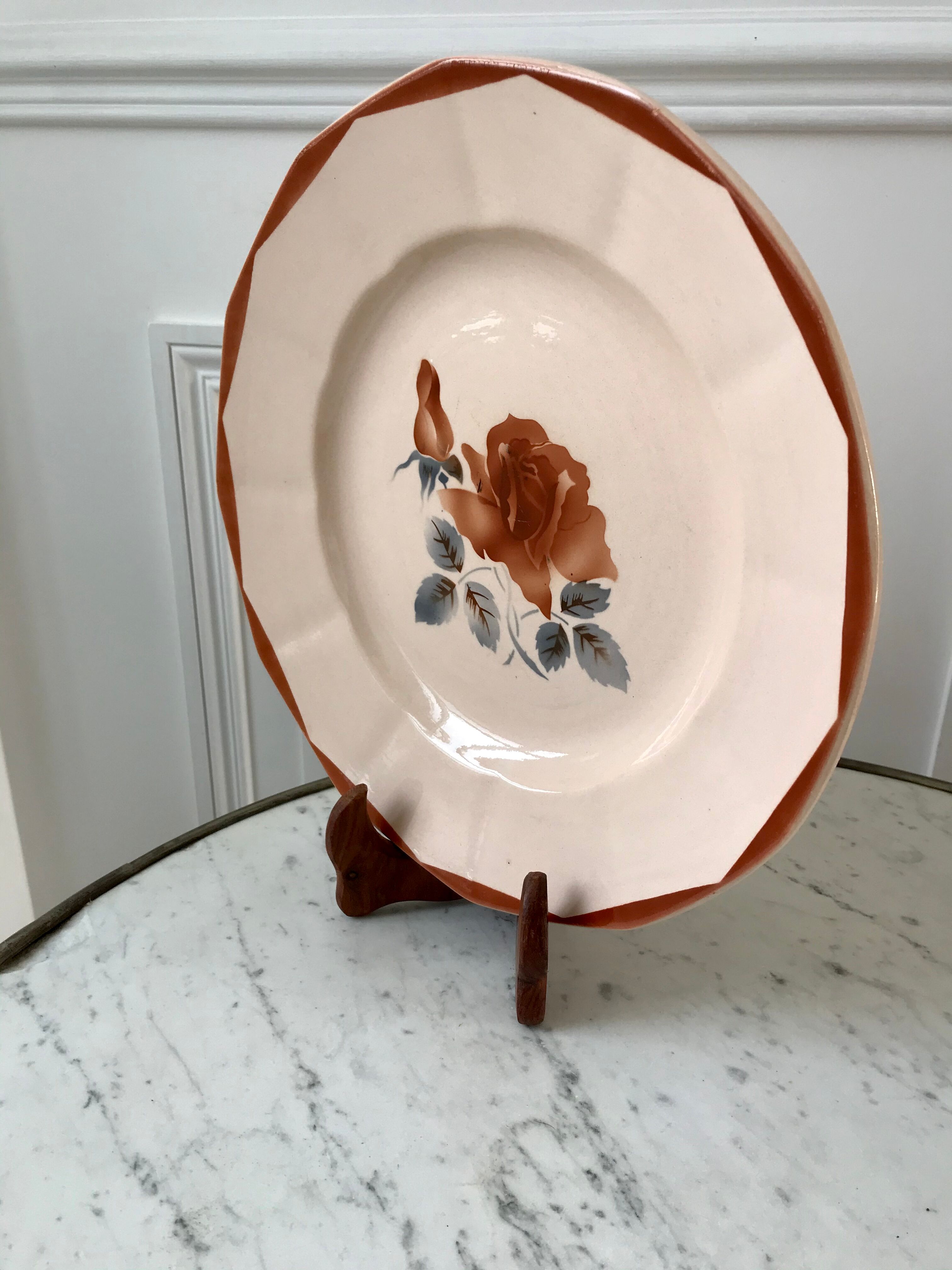 Round dish digoin sarreguemines model pink flowers years 30-40