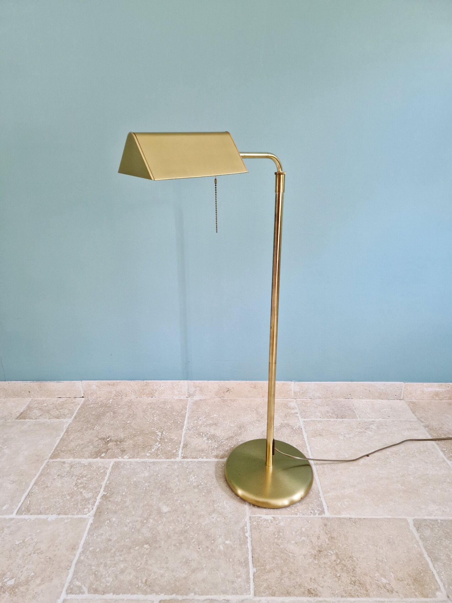 Articulated brass floor lamp, Hollywood Regency style, 1970s-80s.