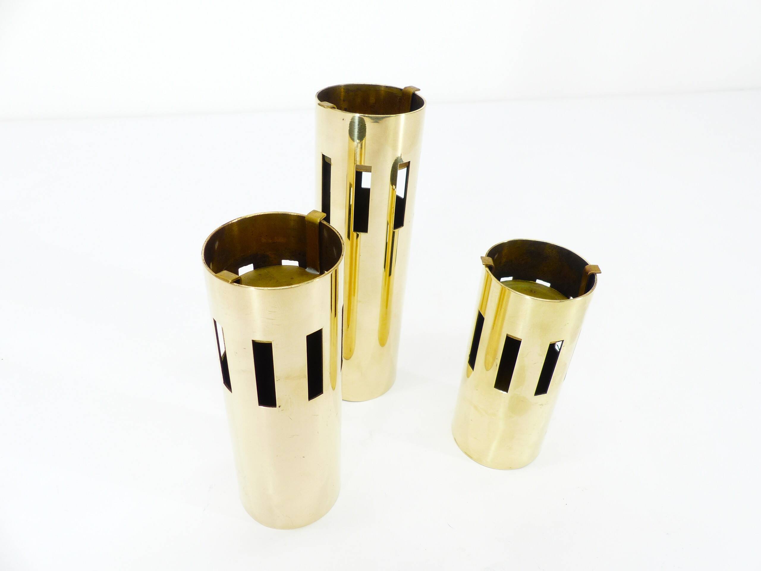 Set of 3 modernist brass tealight holders, design Kullamässing, Sweden, 1960