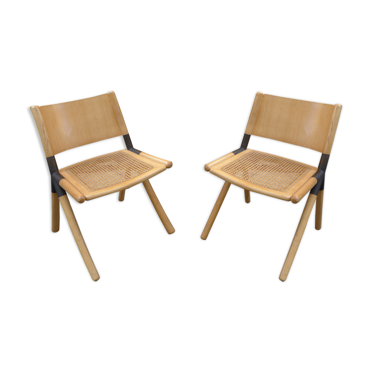 Scandinavian chairs with metal brace