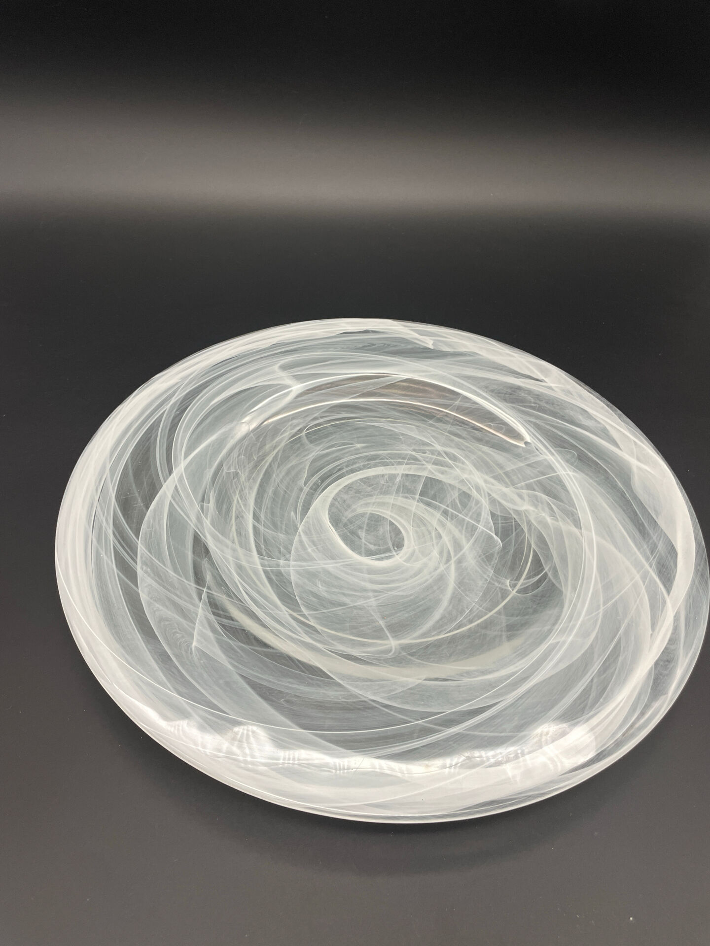 Large glass plate "Smoke Swirls" – white decor, Ø 35 cm