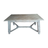 Table sculptée en bois massif
