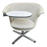 Steelcase I2i swivel armchair with tablet.
